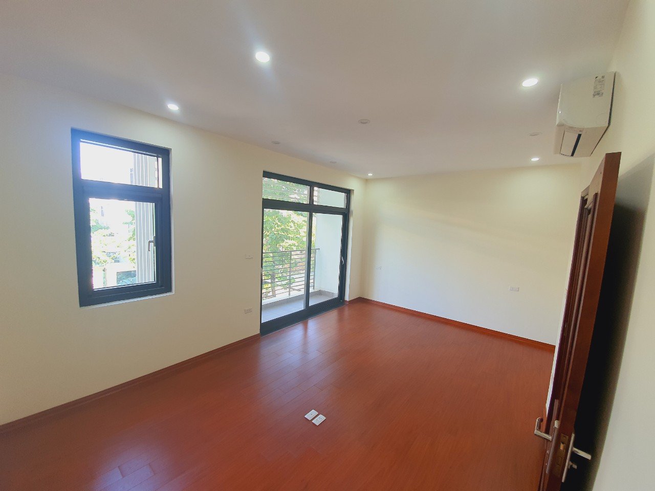 Bán liền kề khu H10 Starlake Tây Hồ Tây diện tích 120m2 hoàn thiện cơ bản ban công Nam 3