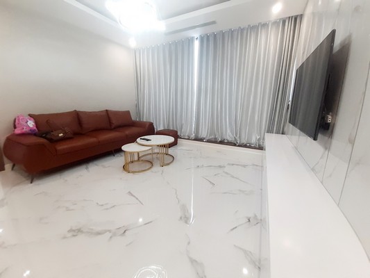 Cần cho thuê gấp căn hộ vuông vắn 02 phòng ngủ Sunshine City 2
