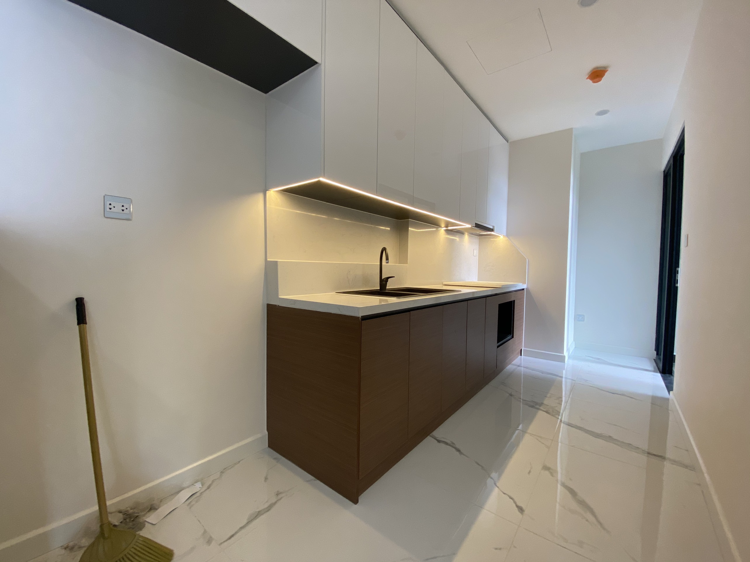 Căn hộ cho thuê 2 ngủ full đồ tại Sunshine City Ciputra 6
