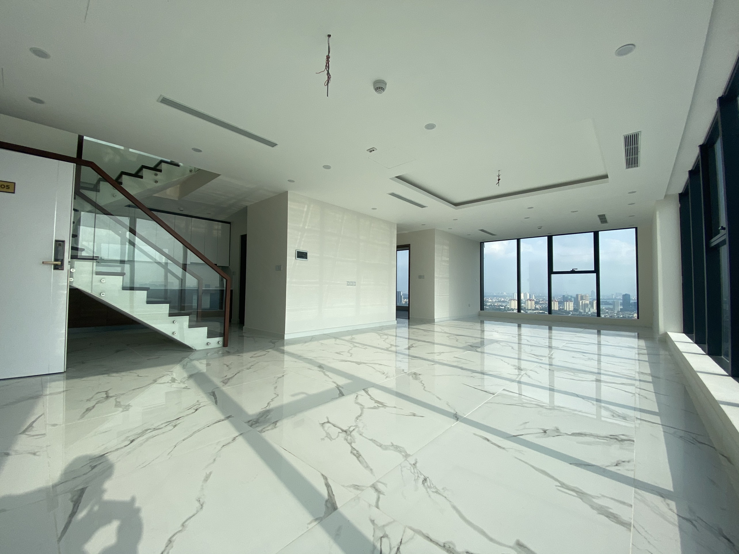 Căn hộ Duplex tầng cao rộng 168m2, 4 ngủ cần cho thuê tại Sunshine City Hà Nội 5
