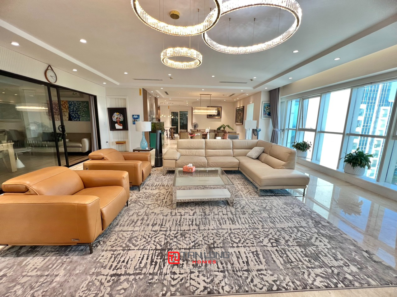Cho thuê căn hộ 3 ngủ 267m2 full đồ nhập khẩu cao cấp tại L2 Ciputra 1