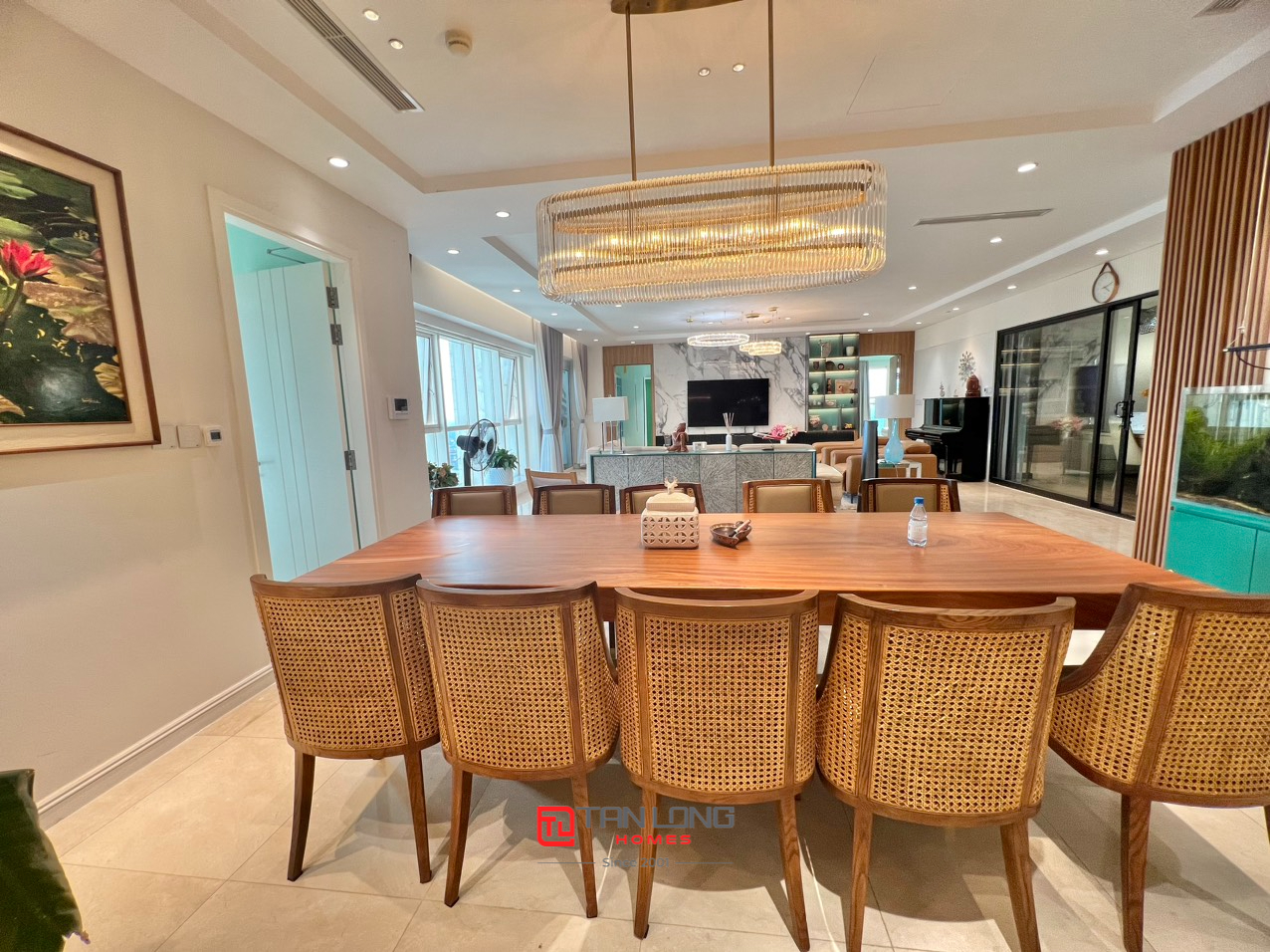 Cho thuê căn hộ 3 ngủ 267m2 full đồ nhập khẩu cao cấp tại L2 Ciputra 7