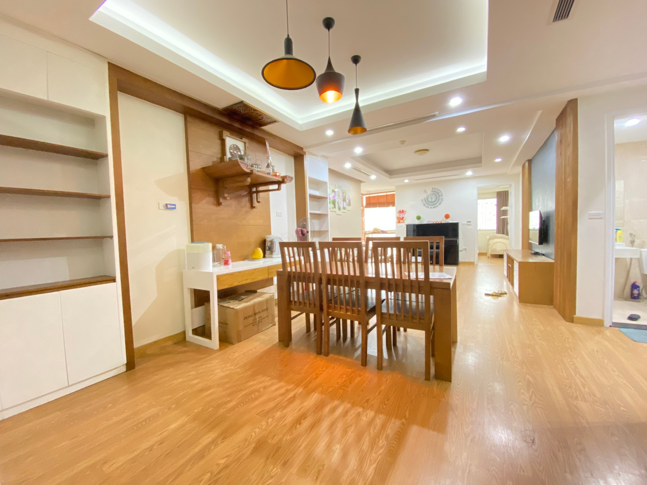 Cho thuê căn hộ 3 ngủ tòa E1 Ciputra, diện tích 123m2, đầy đủ đồ đạc cao cấp. 2