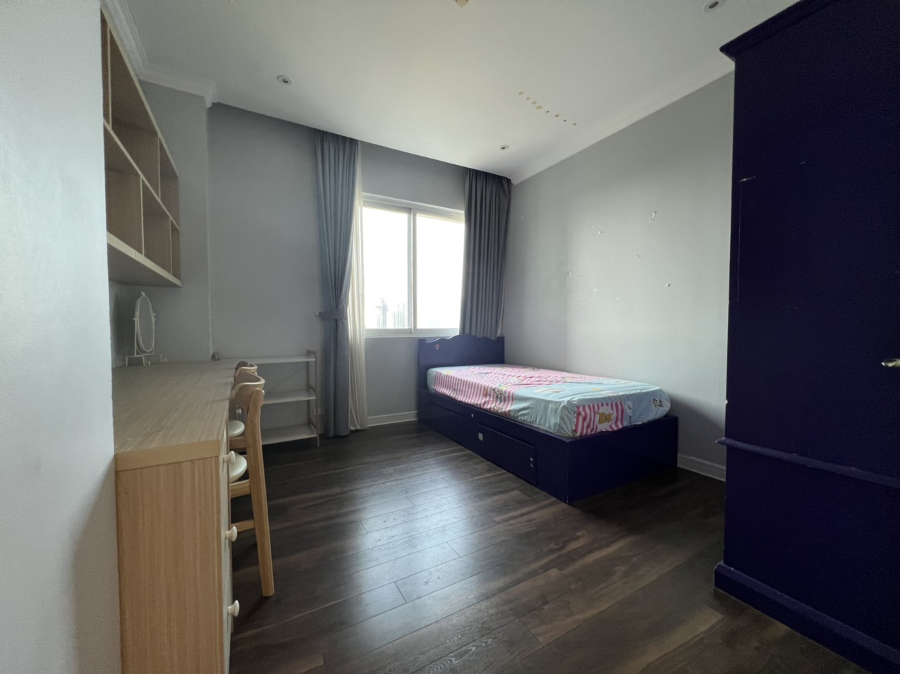 Cho thuê căn hộ 3 phòng ngủ 154m2 tầng cao view thoáng full đồ đẹp tại E4 Ciputra 10