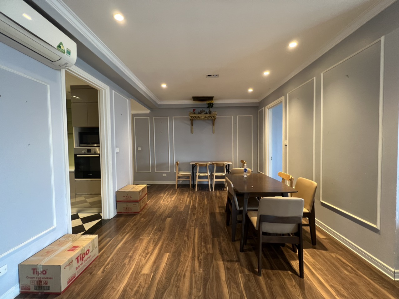 Cho thuê căn hộ 3 phòng ngủ 154m2 tầng cao view thoáng full đồ đẹp tại E4 Ciputra 5