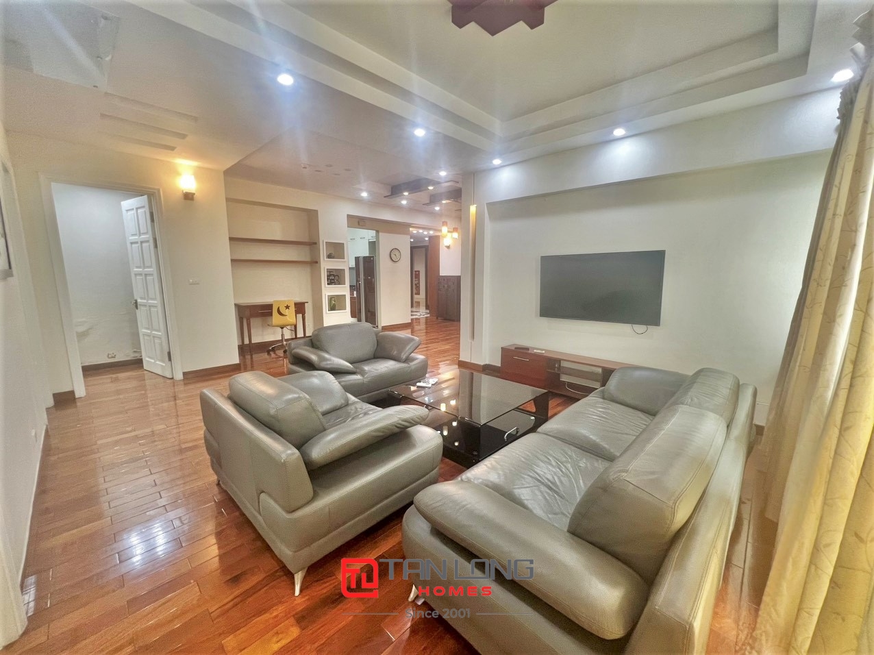 Cho thuê căn hộ 4 ngủ 154m2 full đồ mới tòa E1 Ciputra, nhận nhà nhanh 1