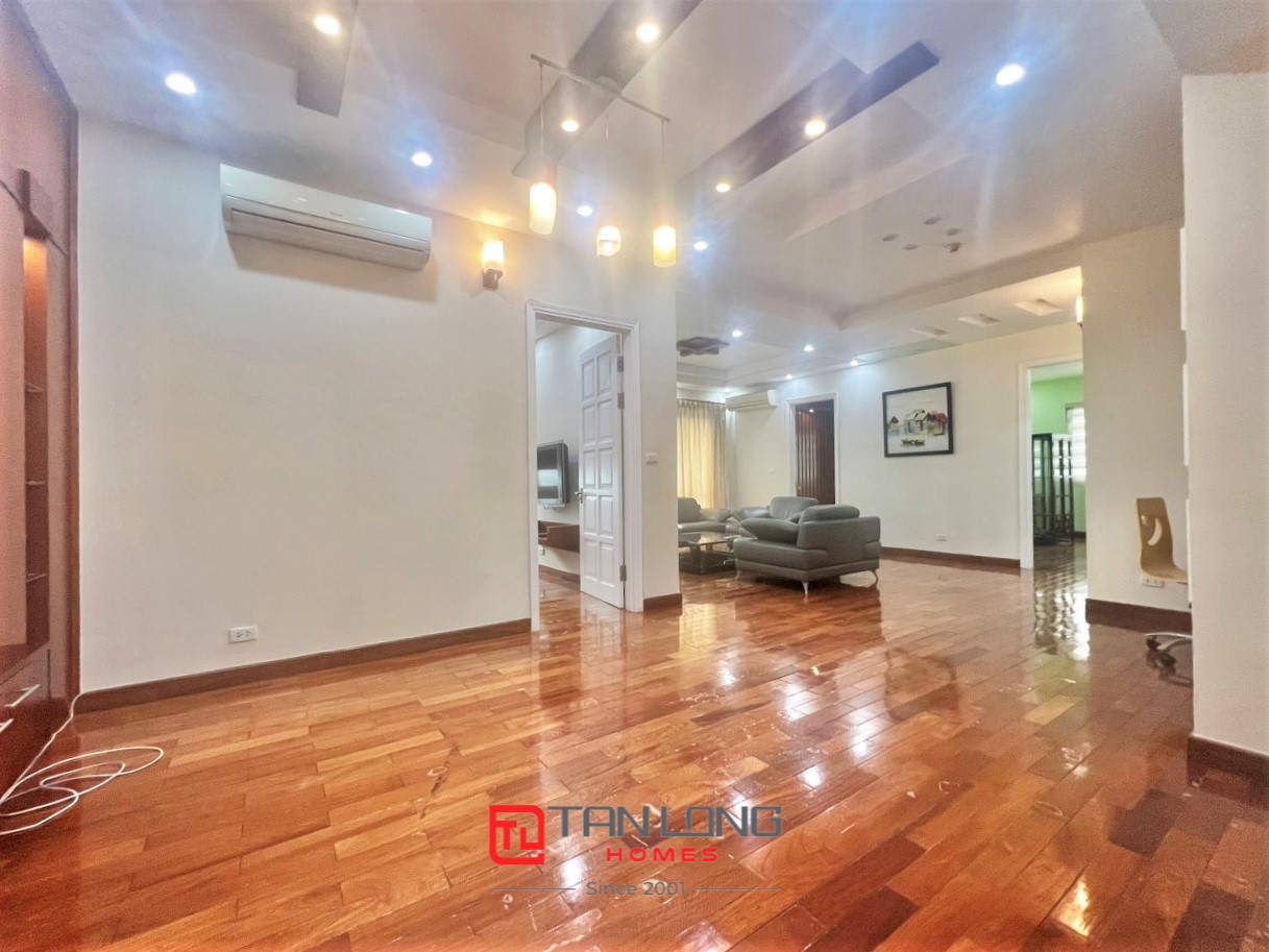 Cho thuê căn hộ 4 ngủ 154m2 full đồ mới tòa E1 Ciputra, nhận nhà nhanh 2