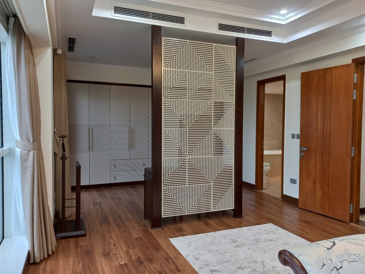 Cho thuê căn hộ 4PN/267m2 tầng thấp view sân tennis tại L2 Ciputra 5