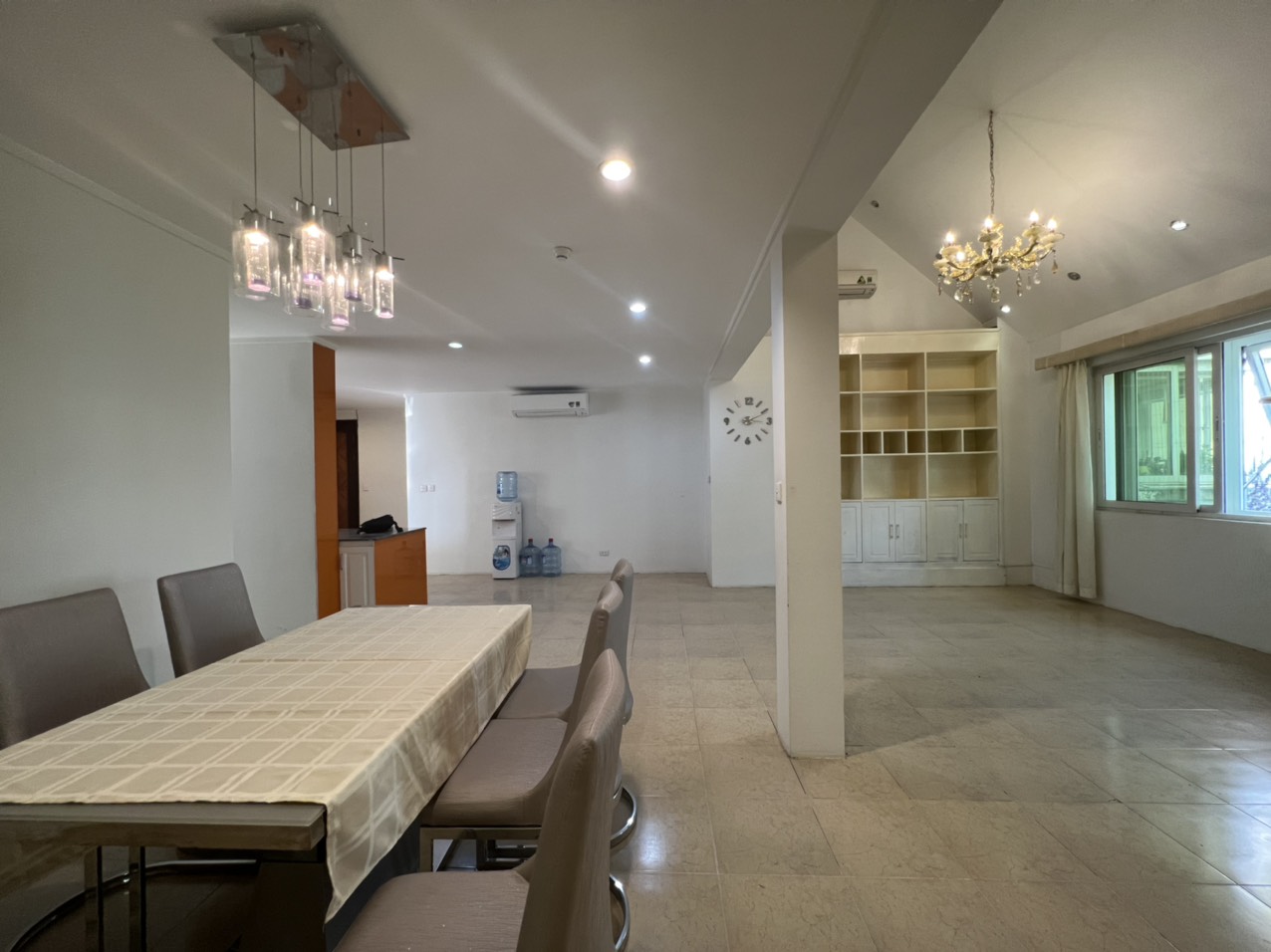 Cho thuê căn Penthouse 3PN/200m2 full đồ tại E4 Ciputra 4