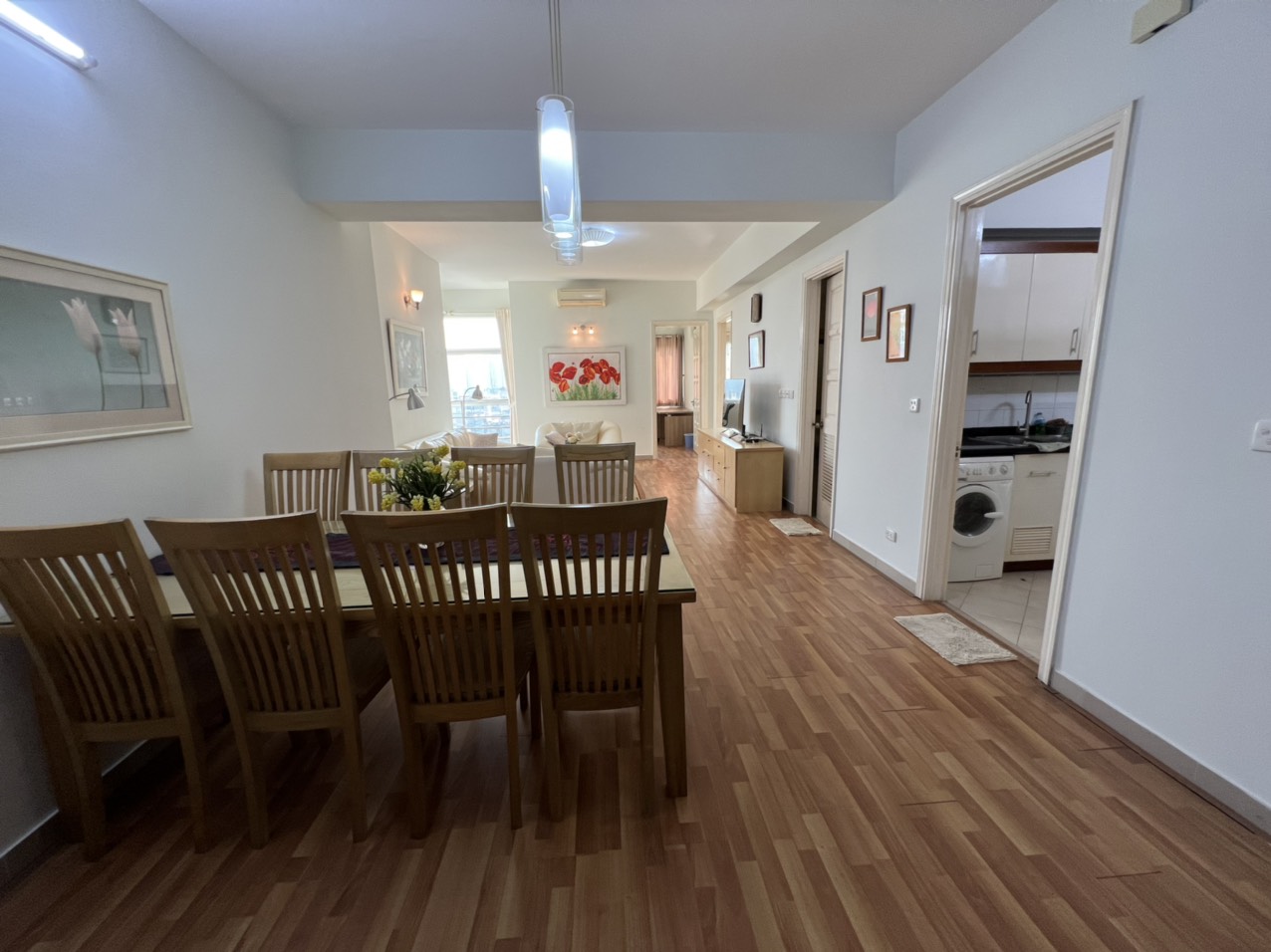 Cho thuê nhanh căn 3PN/123m2 tầng cao view thoáng tại E5 Ciputra 3