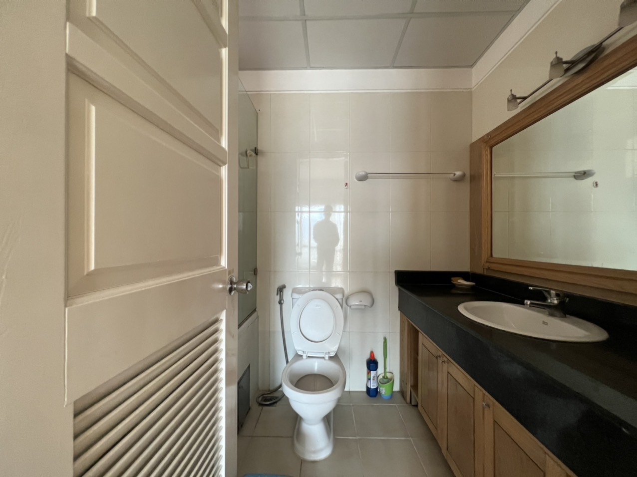 Cho thuê nhanh căn 3PN/123m2 tầng cao view thoáng tại E5 Ciputra 9