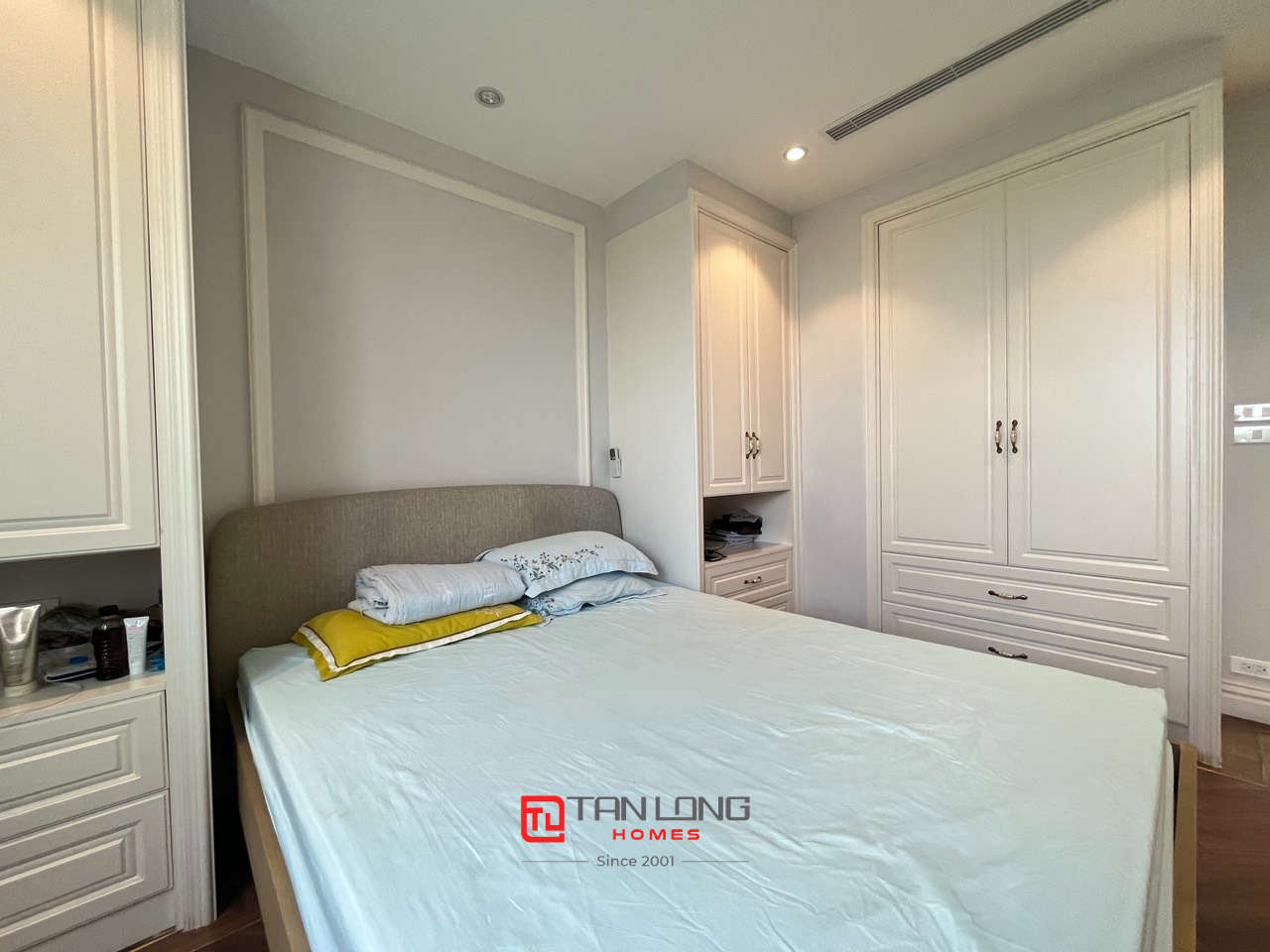 Cho thuê Penthouse đẳng cấp 3PN/230m2 full đồ nhập khẩu tại E4 Ciputra 13