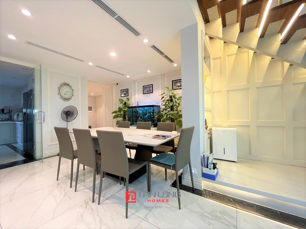 Cho thuê Penthouse đẳng cấp 3PN/230m2 full đồ nhập khẩu tại E4 Ciputra 5