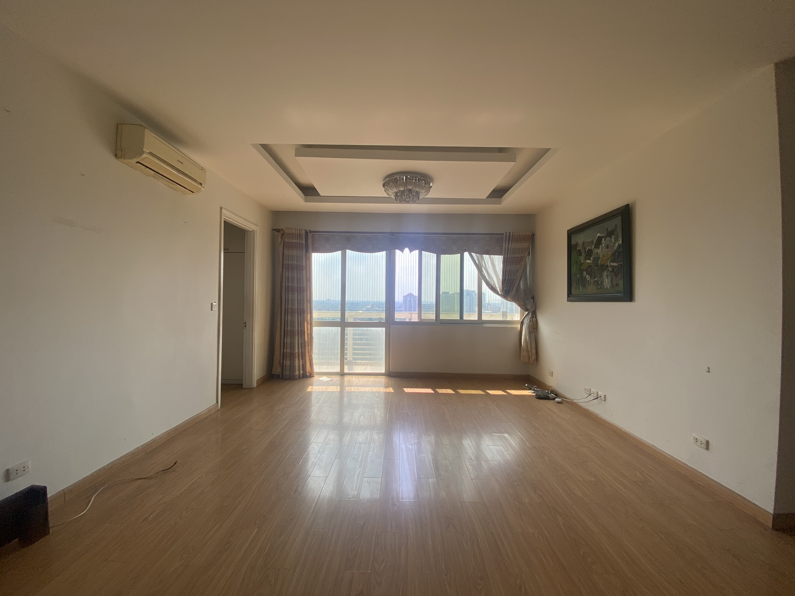 Cho thuê căn hộ 2PN tại Kita Capital Residence Ciputra Tây Hồ