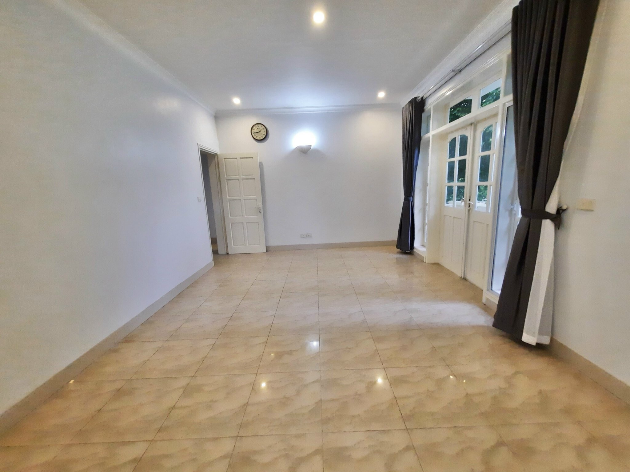 Bán biệt thự đường đôi, căn 6PN/345m2 nội thất chủ đầu tư tại C1 Ciputra 3