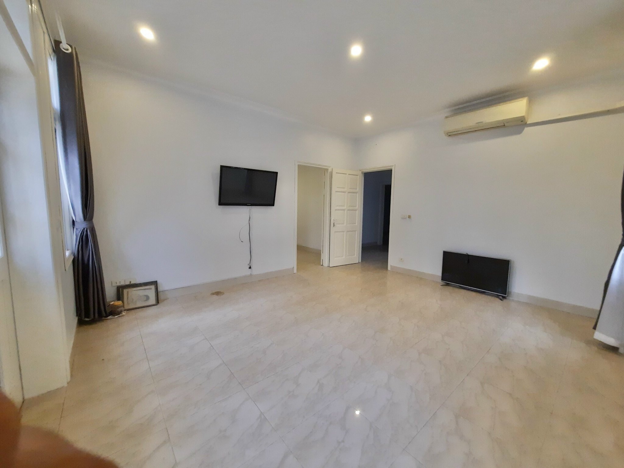 Bán biệt thự đường đôi, căn 6PN/345m2 nội thất chủ đầu tư tại C1 Ciputra 4