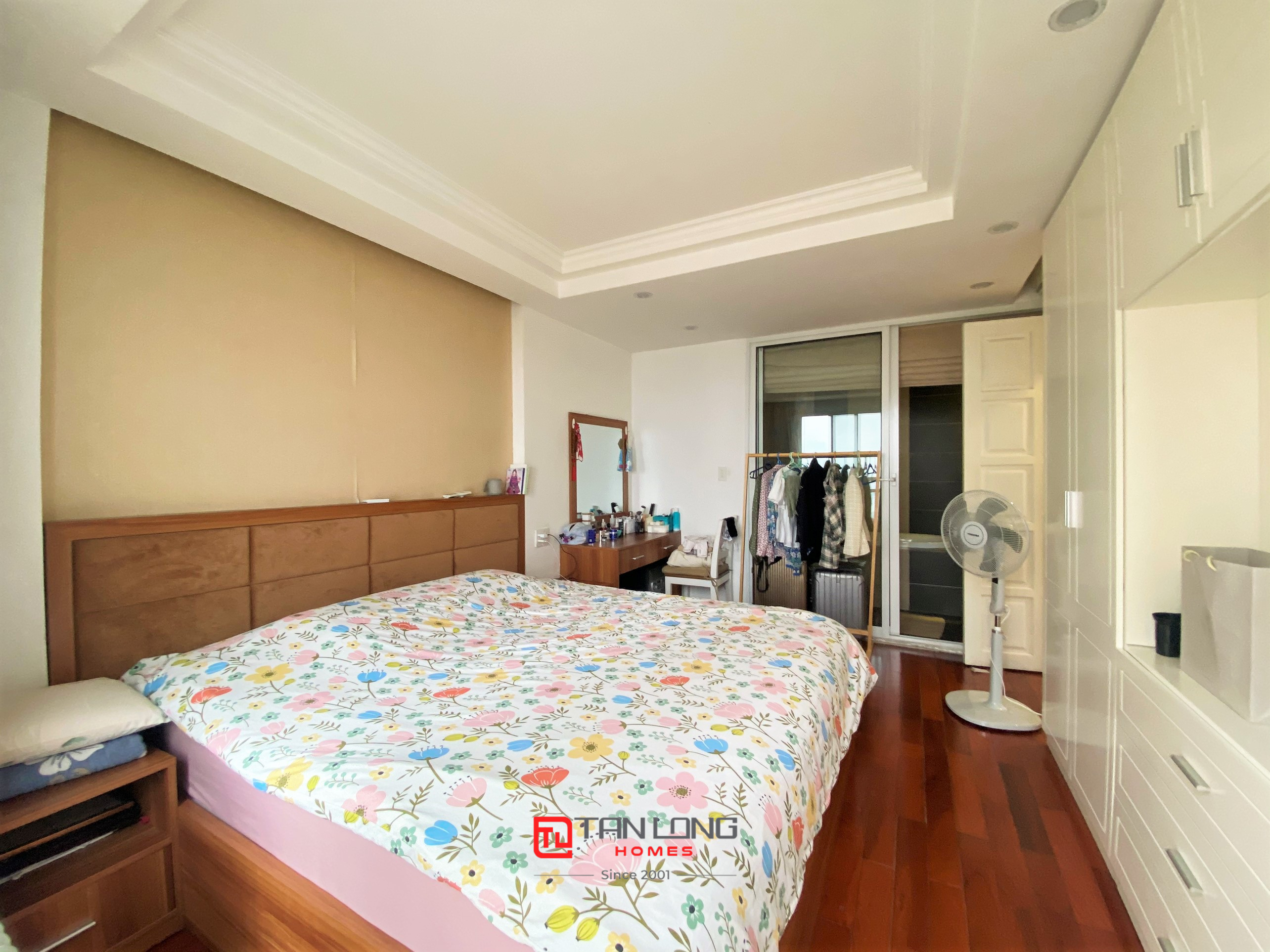 Bán căn hộ 3PN/119m2 view hồ ban công Đông Nam tại G3 Ciputra 6
