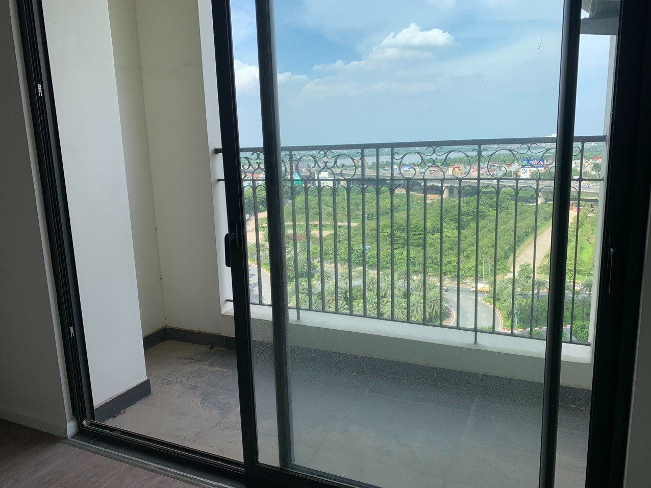 Bán căn hộ Sunshine Riverside tòa R2: DT 70m2 x 2 ngủ, mới nguyên bản CĐT 5