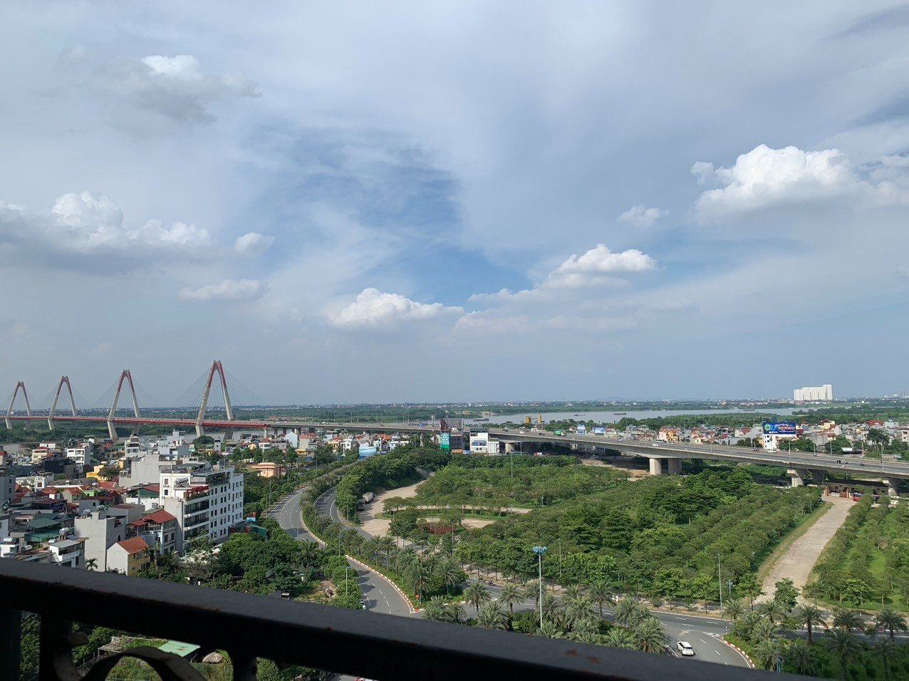 Bán căn hộ Sunshine Riverside tòa R2: DT 70m2 x 2 ngủ, mới nguyên bản CĐT 8
