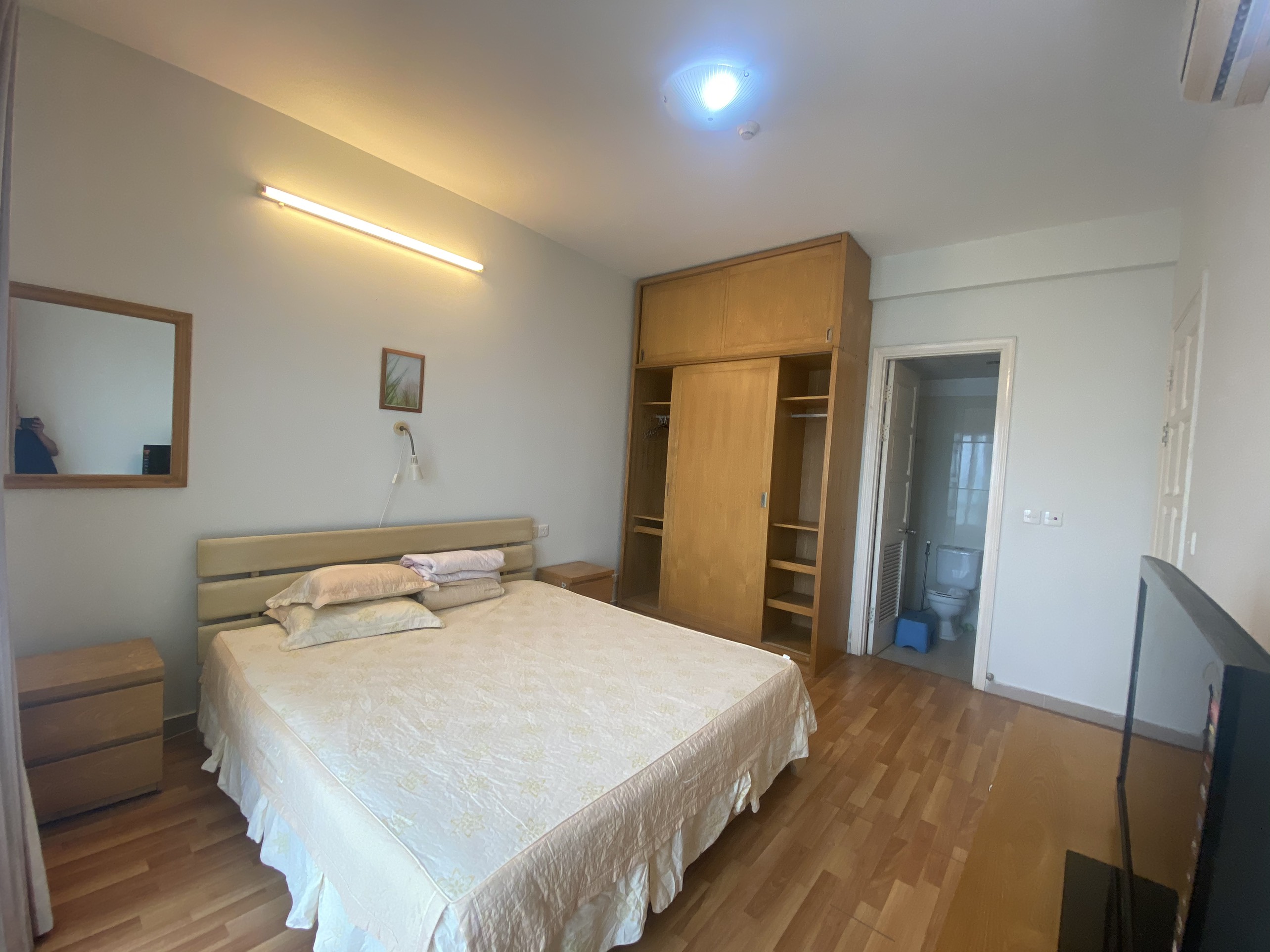 Bán nhanh căn 04 - 3 ngủ 123m2 đủ đồ đẹp tại E5 Ciputra, giá bán hợp lý 11