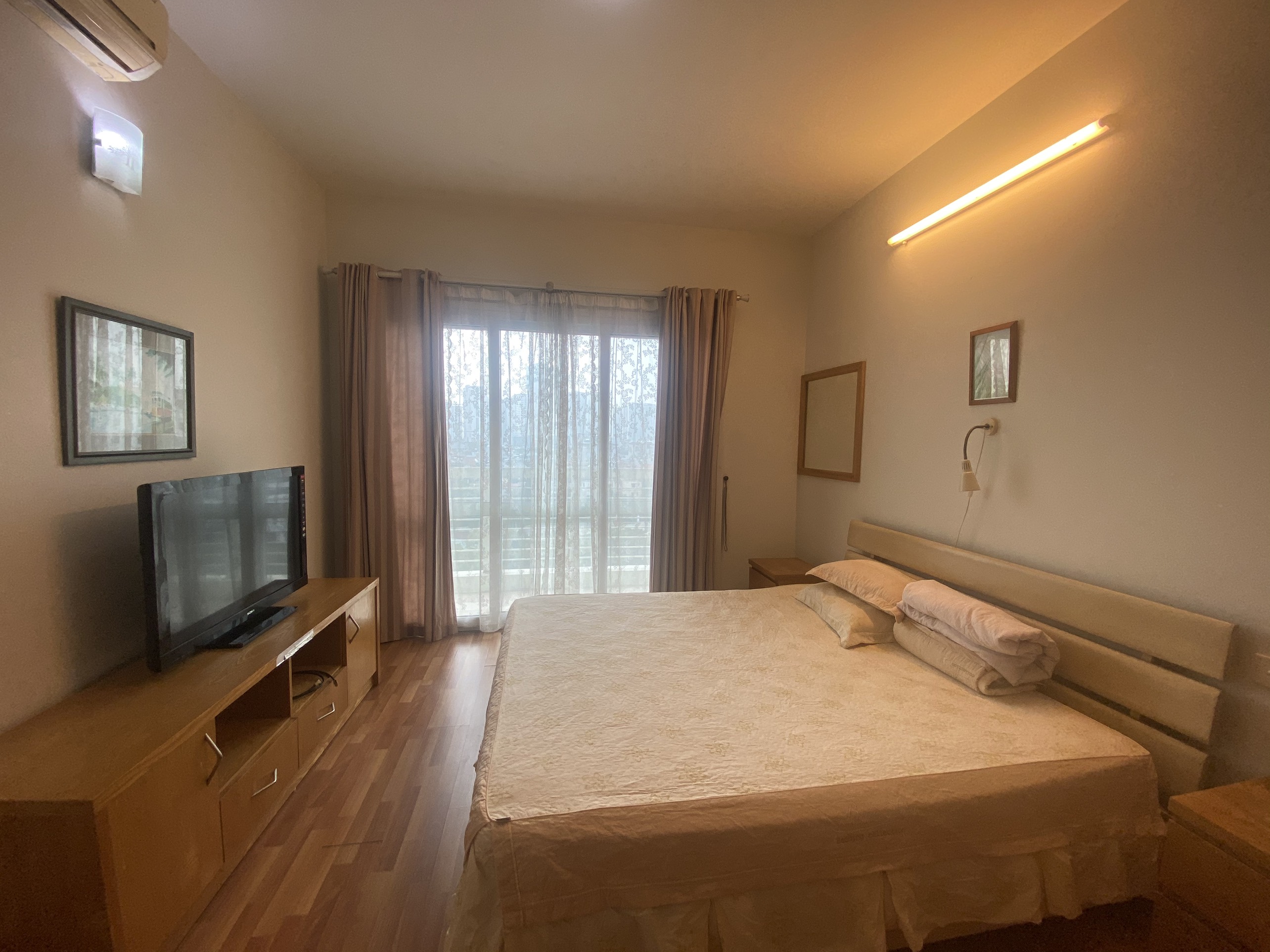 Bán nhanh căn 04 - 3 ngủ 123m2 đủ đồ đẹp tại E5 Ciputra, giá bán hợp lý 13