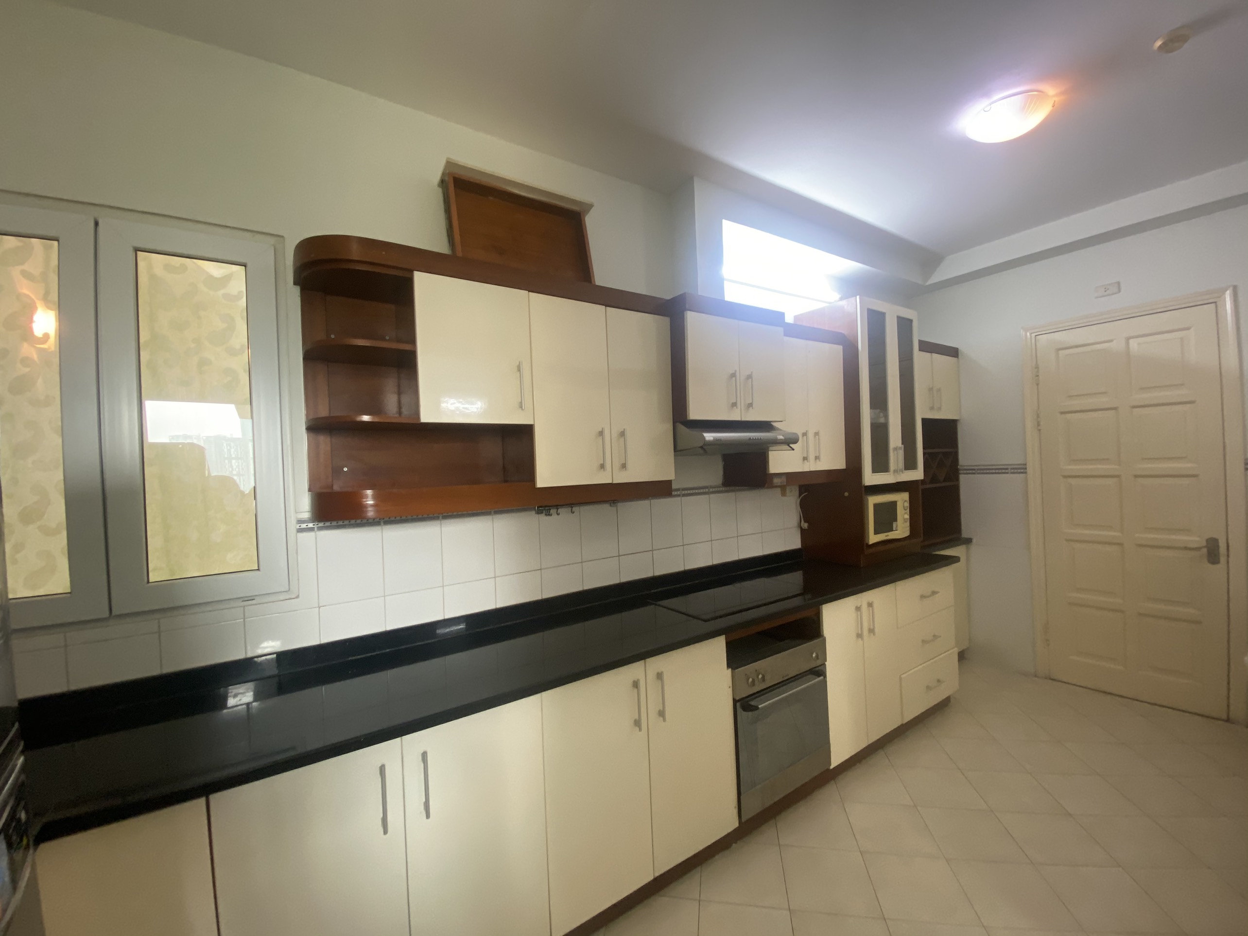 Bán nhanh căn 04 - 3 ngủ 123m2 đủ đồ đẹp tại E5 Ciputra, giá bán hợp lý 7