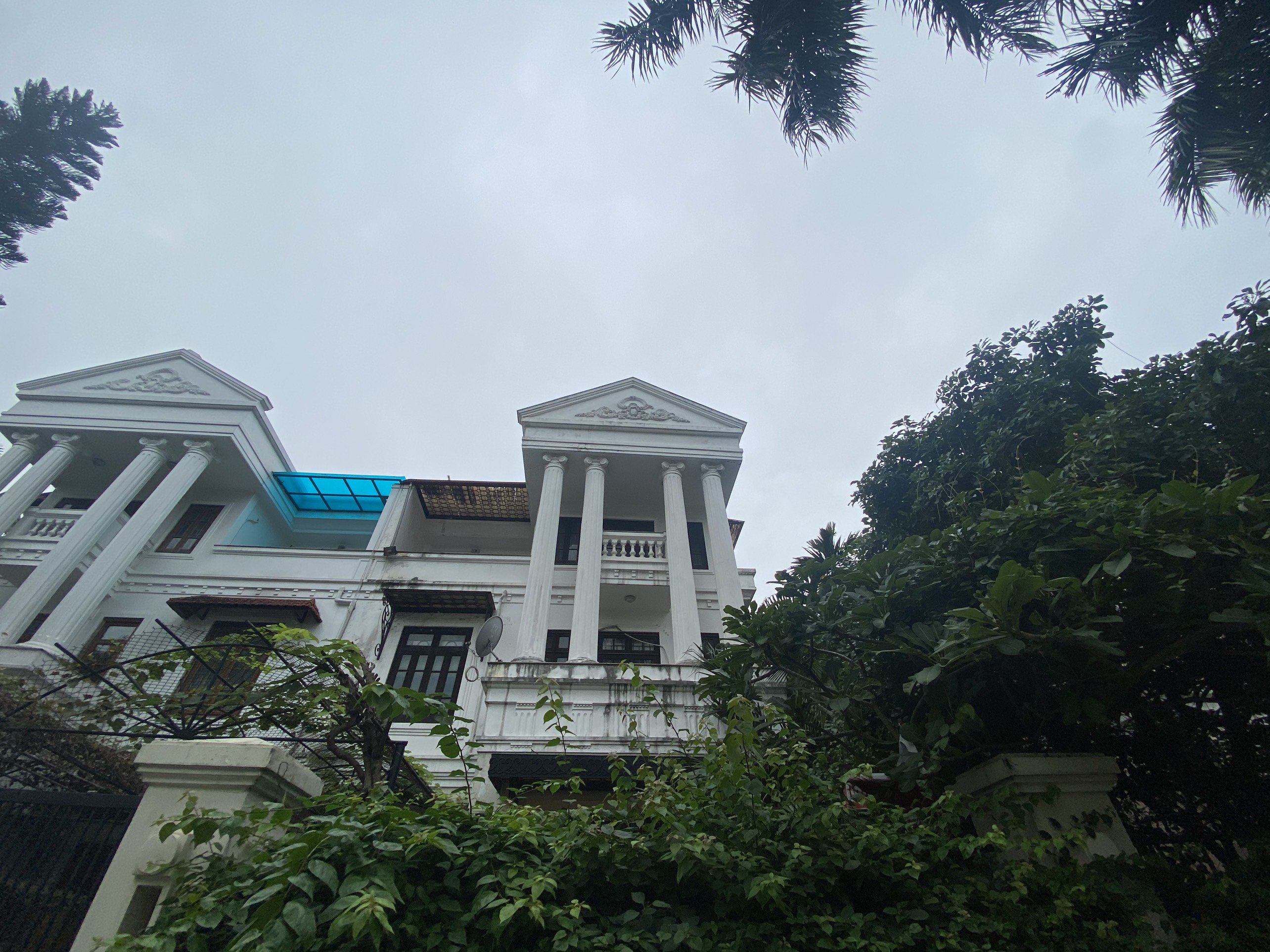 Cần bán biệt thự diện tích 342m2, hướng Đông Bắc khu D2 Ciputra Hà Nội 1
