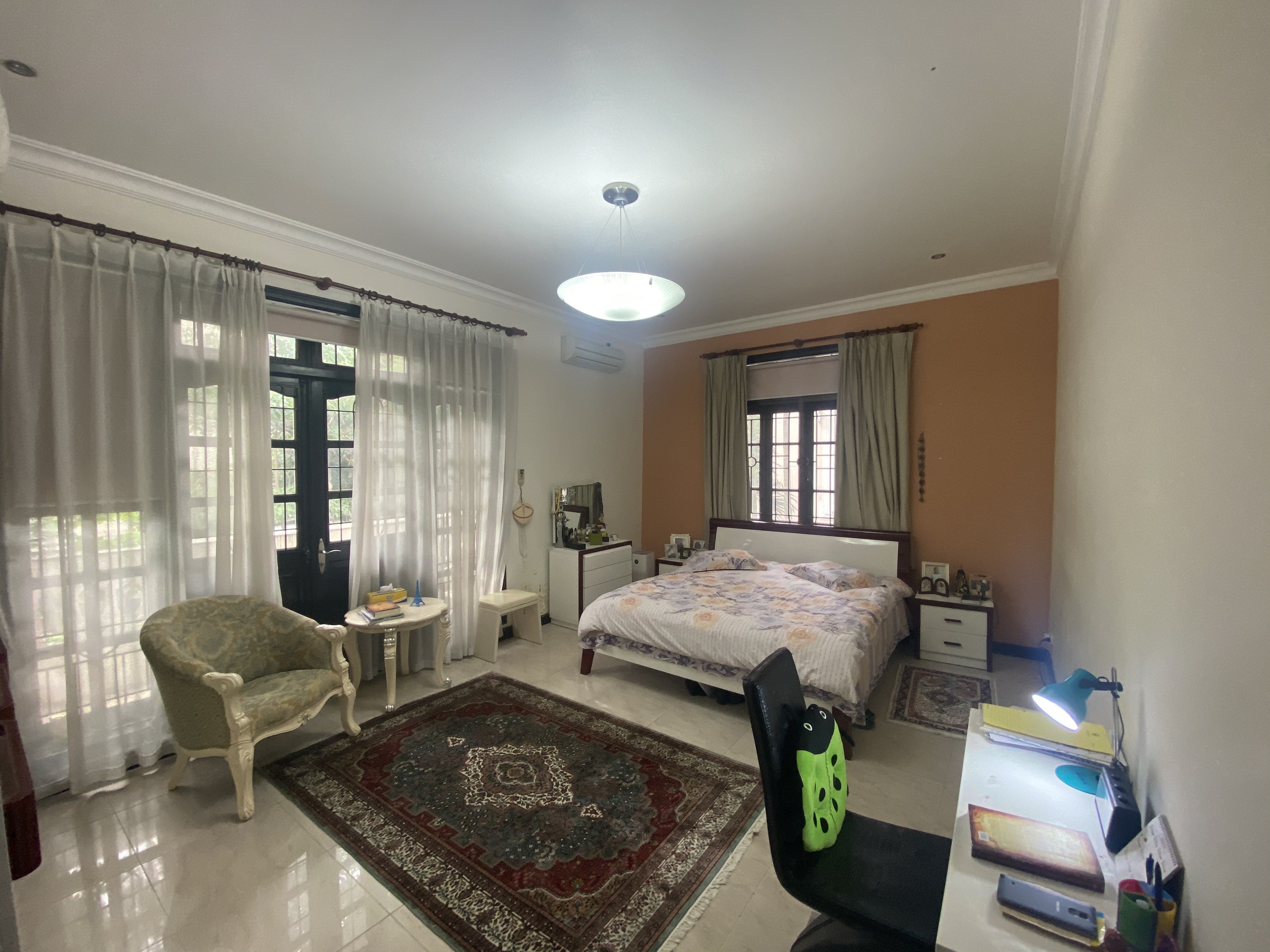 Cần bán biệt thự diện tích 342m2, hướng Đông Bắc khu D2 Ciputra Hà Nội 6