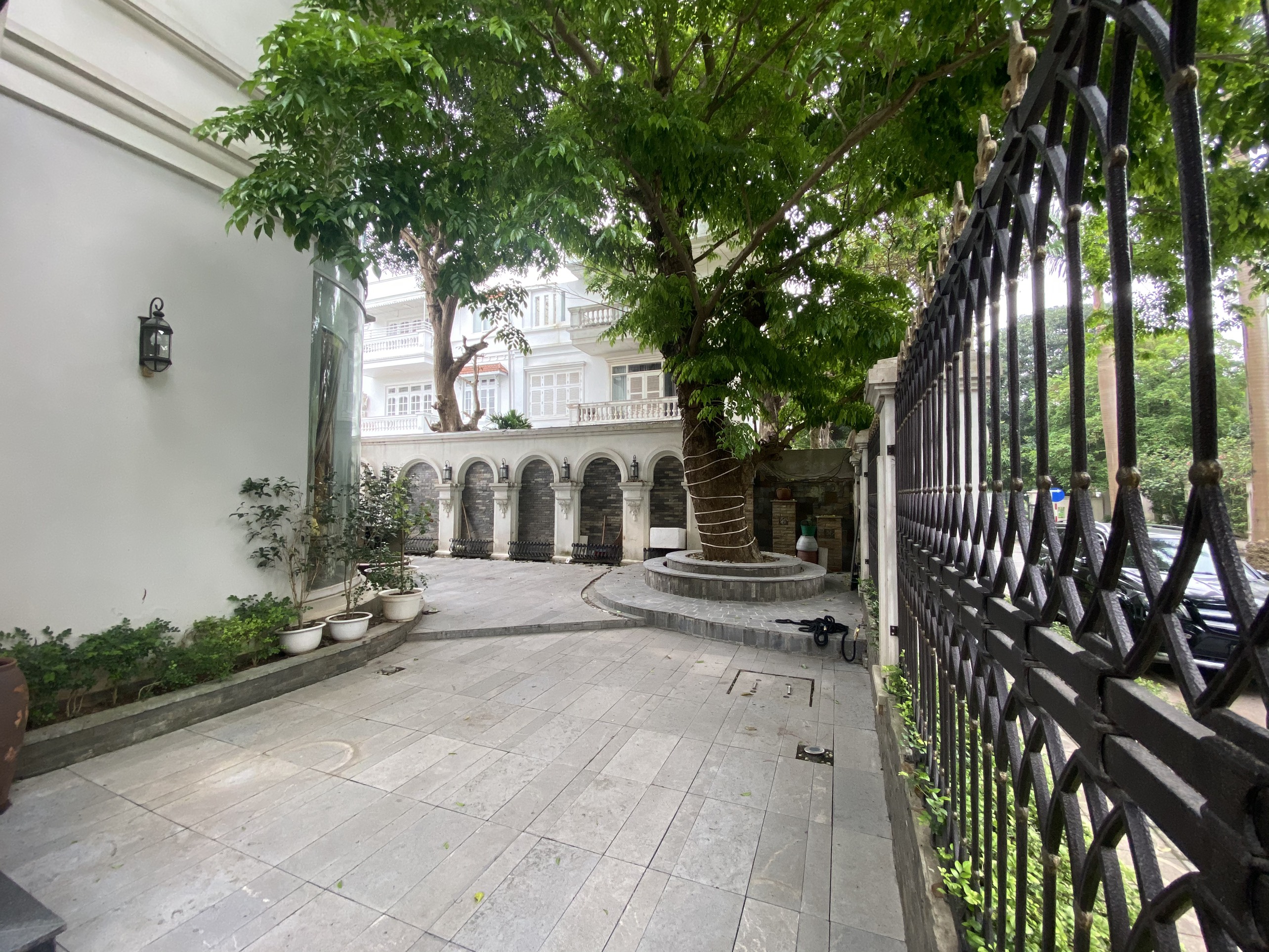 Cần bán căn góc C5 Ciputra, 382m2, 6 phòng ngủ, full đồ, sân vườn riêng 4