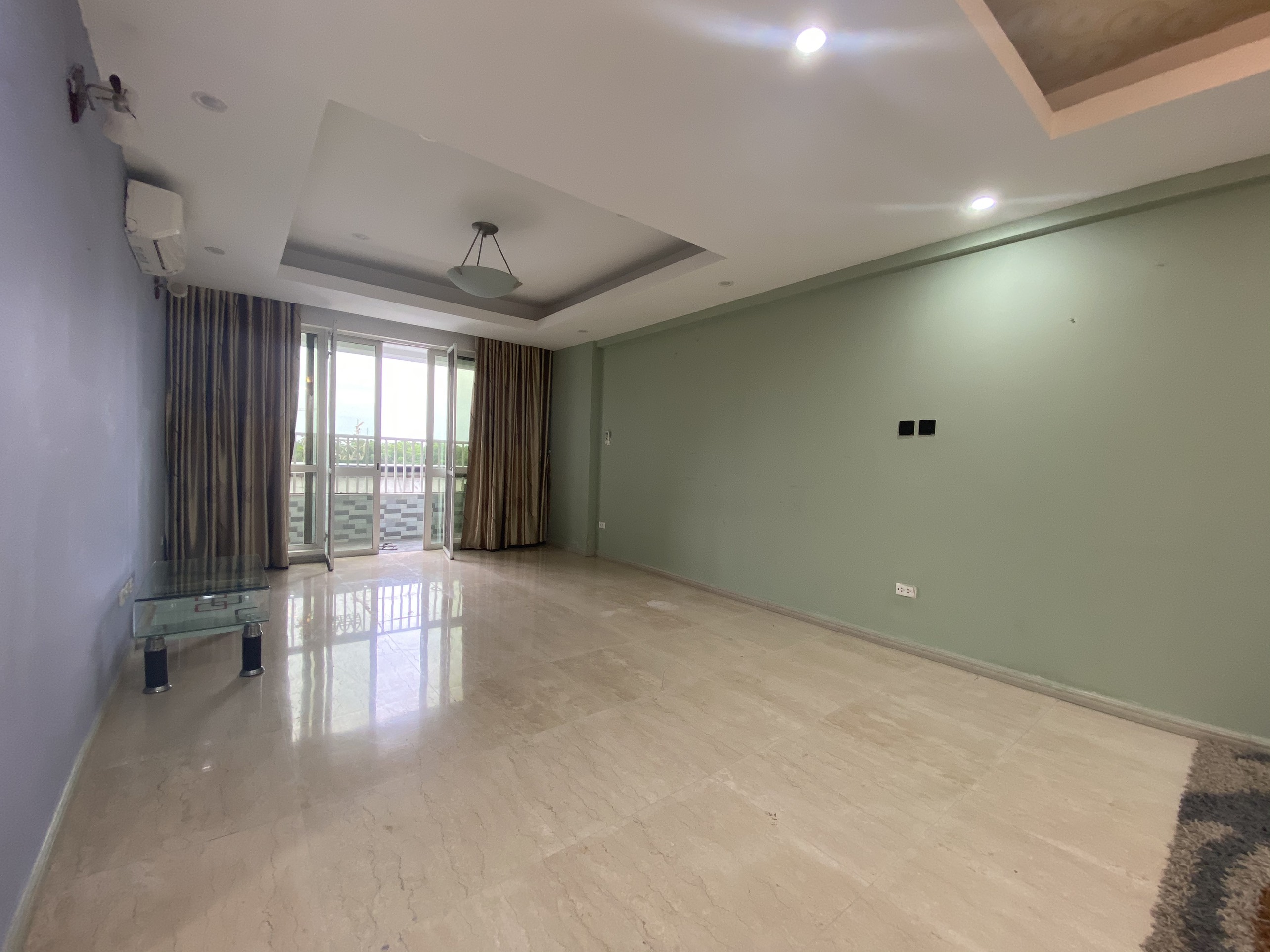 Cần bán căn hộ siêu rộng thoáng với diện tích 182m2, thiết kế 4 ngủ tại Khu đô thị Ciputra 1