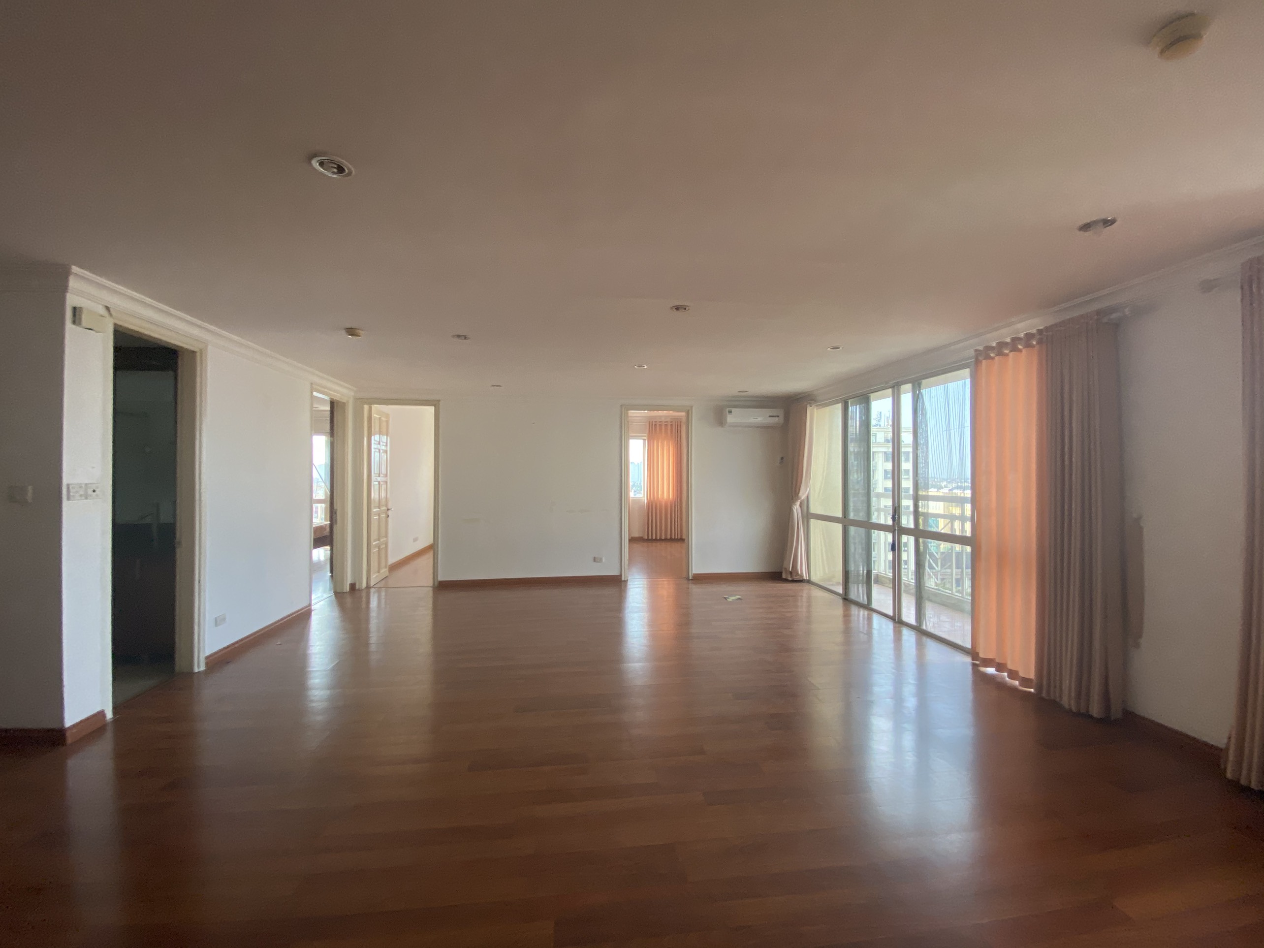 Căn hộ 3 ngủ rộng thoáng cần bán tại chung cư tòa G3 Ciputra, HN 3