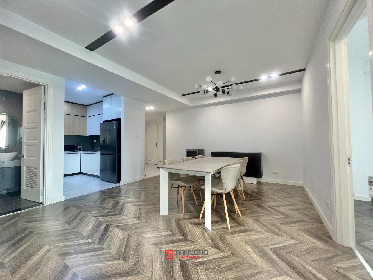 Căn hộ cao cấp E4 Ciputra cho thuê: DT 154m2 x 3 ngủ full đồ mới 6