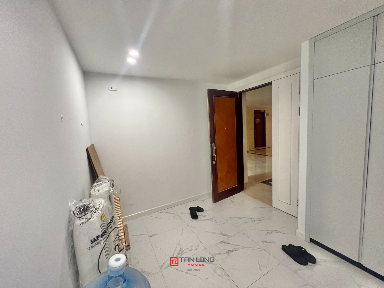 Căn hộ cao cấp E4 Ciputra cho thuê: DT 154m2 x 3 ngủ full đồ mới 14
