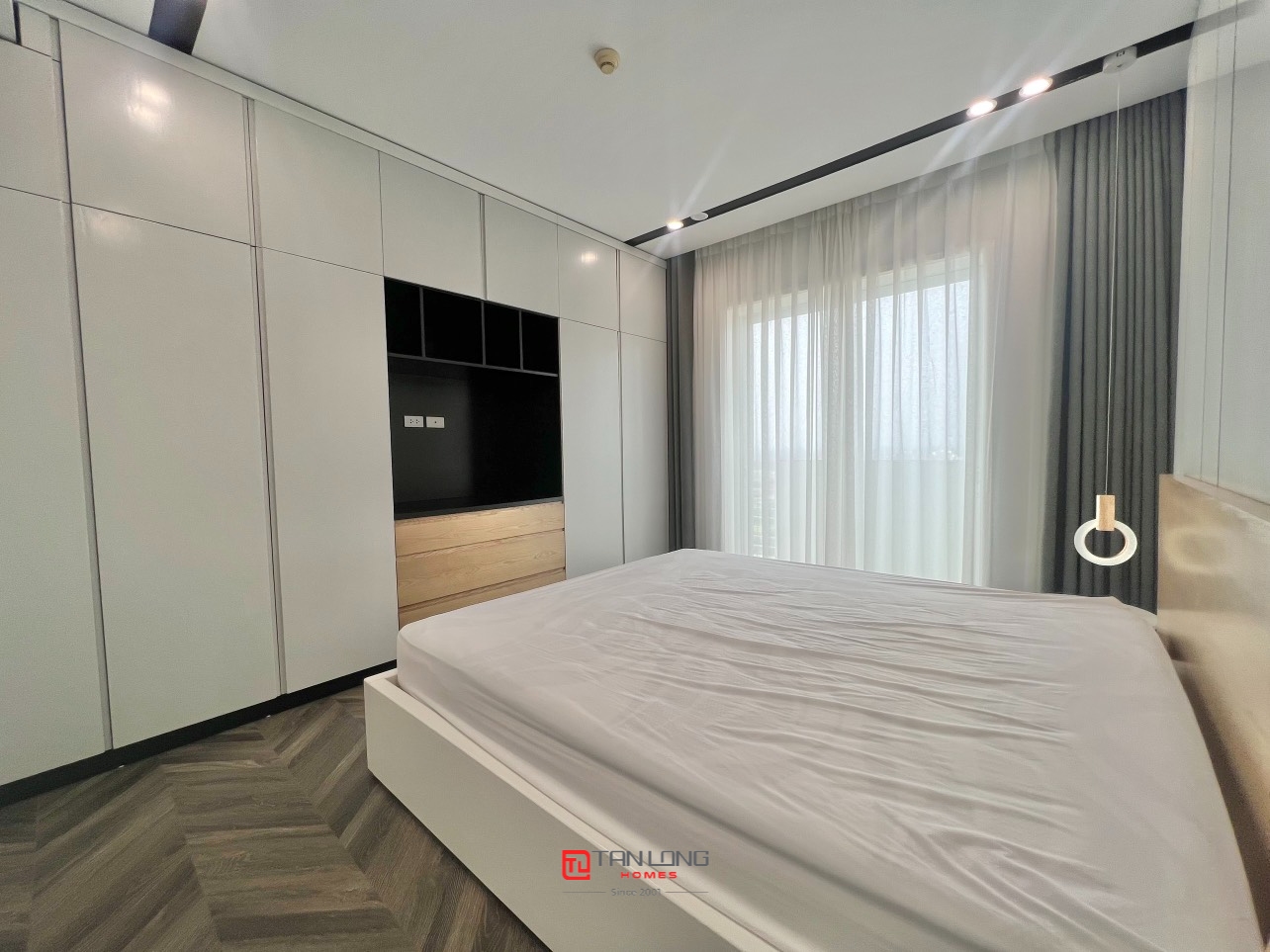 Căn hộ cao cấp E4 Ciputra cho thuê: DT 154m2 x 3 ngủ full đồ mới 9