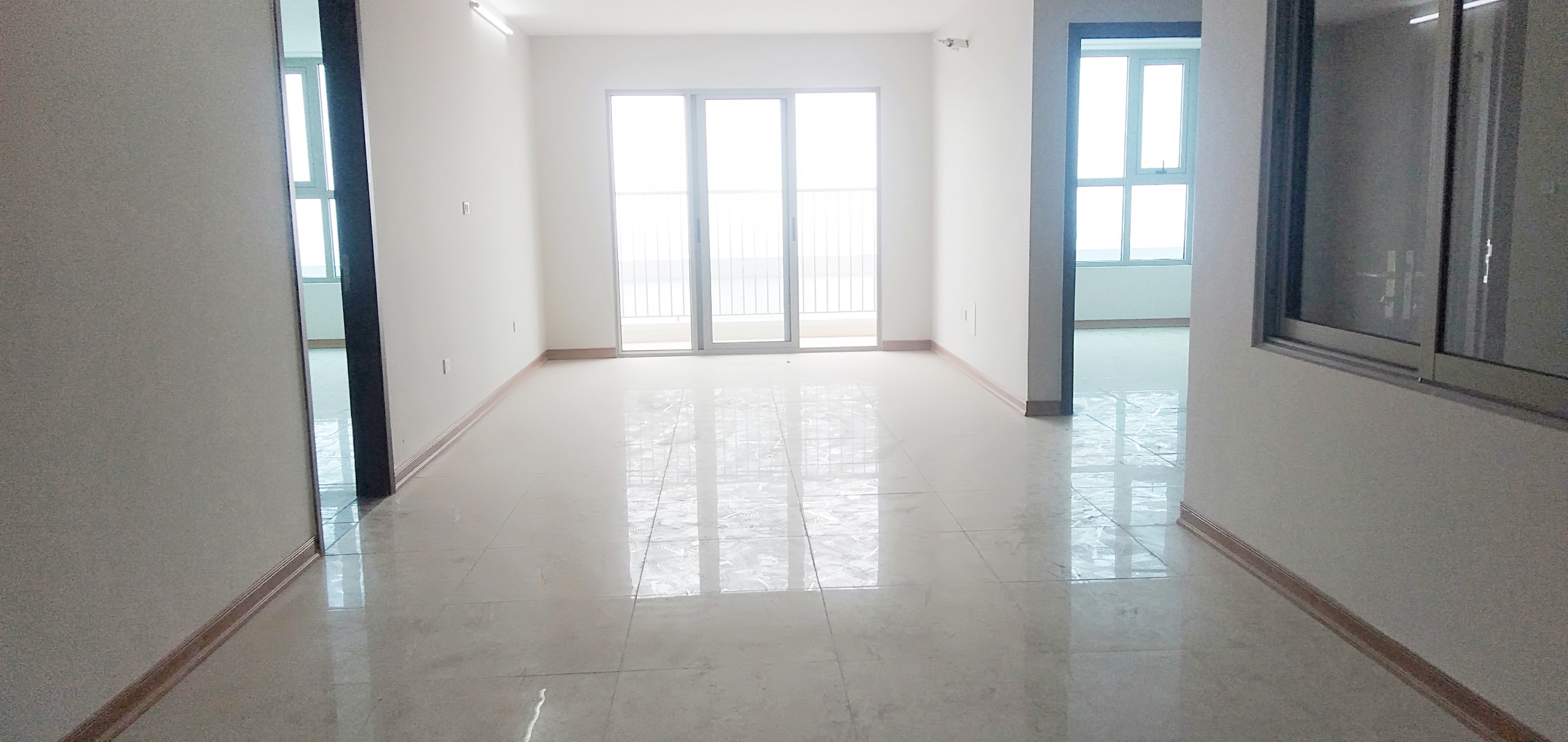 Căn hộ chung cư 109m2, 3 ngủ tầng cao, hướng Nam cần bán nhanh với giá 26 triệu/1m2 tại tòa A2 chung cư IA20 Ciputra 4