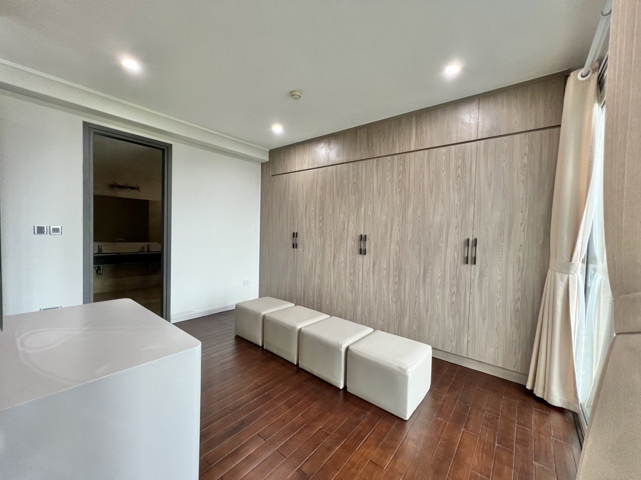 Căn hộ đẳng cấp 4 phòng ngủ full đồ mới đẹp tại L2 Ciputra cần cho thuê 3