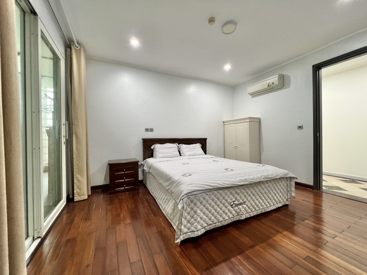 Căn hộ đẳng cấp 4 phòng ngủ full đồ mới đẹp tại L2 Ciputra cần cho thuê 8