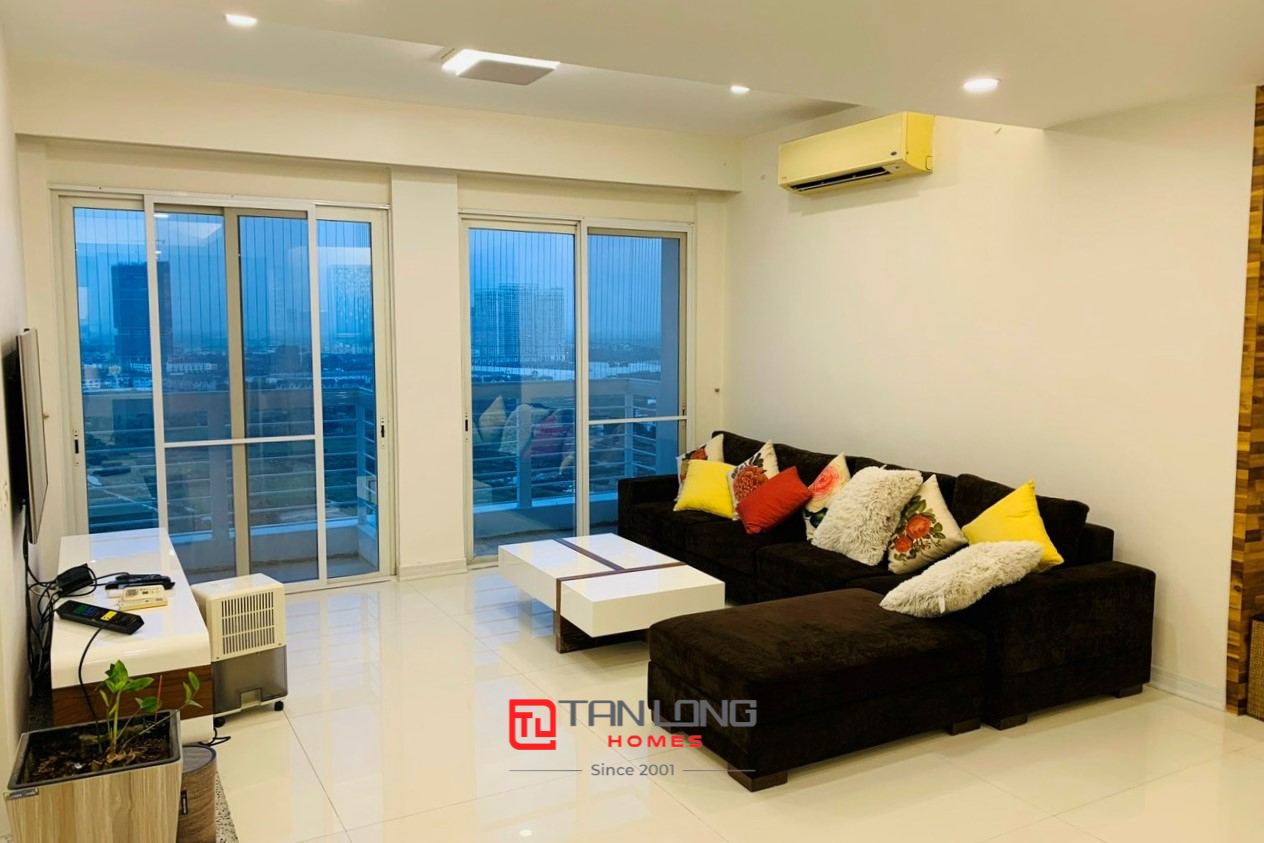 Cần tiền bán gấp căn 3 ngủ 6 logia 146m2 full đồ tại E5 Ciputra Hà Nội 1