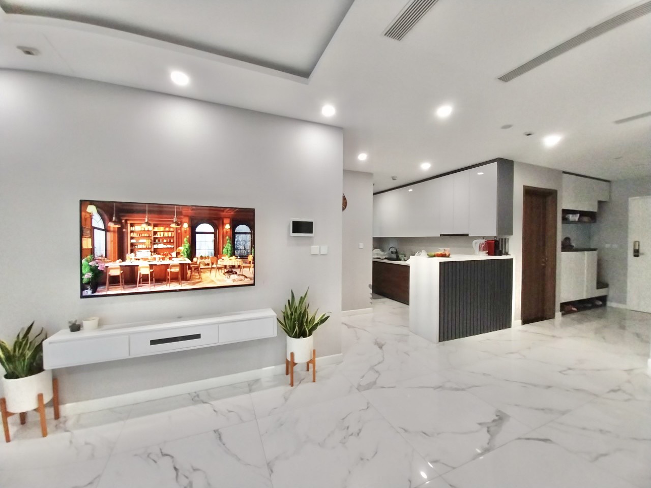 Chính chủ bán căn 3 ngủ 100m2 tầng thấp full đồ tòa S6 Sunshine City 2