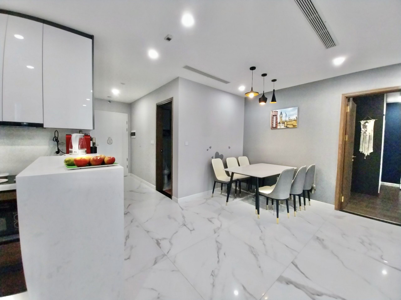 Chính chủ bán căn 3 ngủ 100m2 tầng thấp full đồ tòa S6 Sunshine City 3