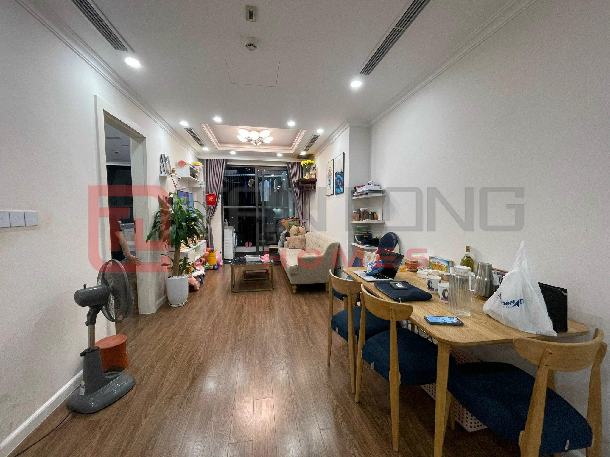 Chính chủ cần bán căn hộ 2 ngủ view sông Hồng full nội thất toà R2 Sunshine Riverside 2