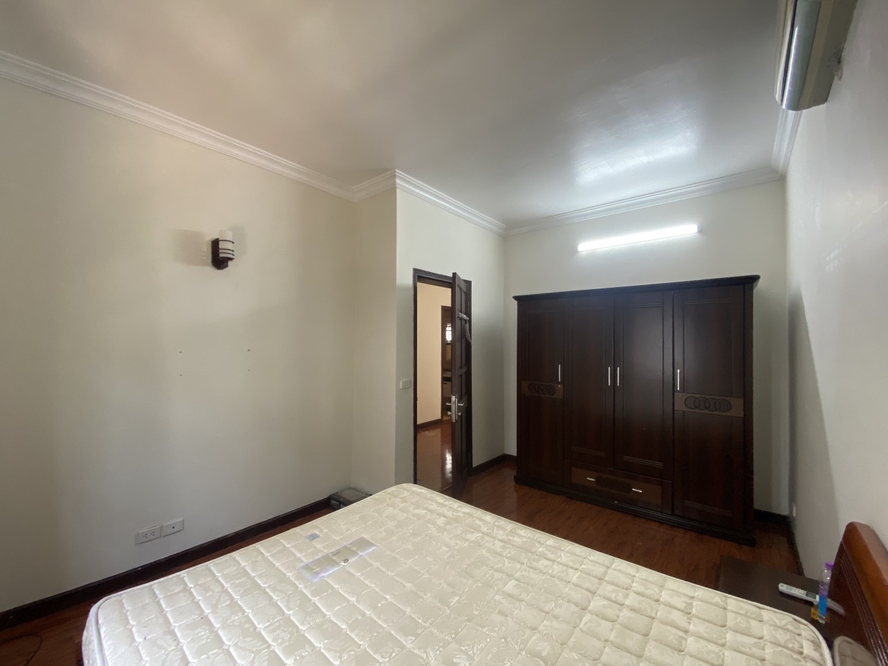 Chính chủ cho thuê biệt thự 198m2 full đồ mới, vị trí đẹp tại C1 Ciputra 11
