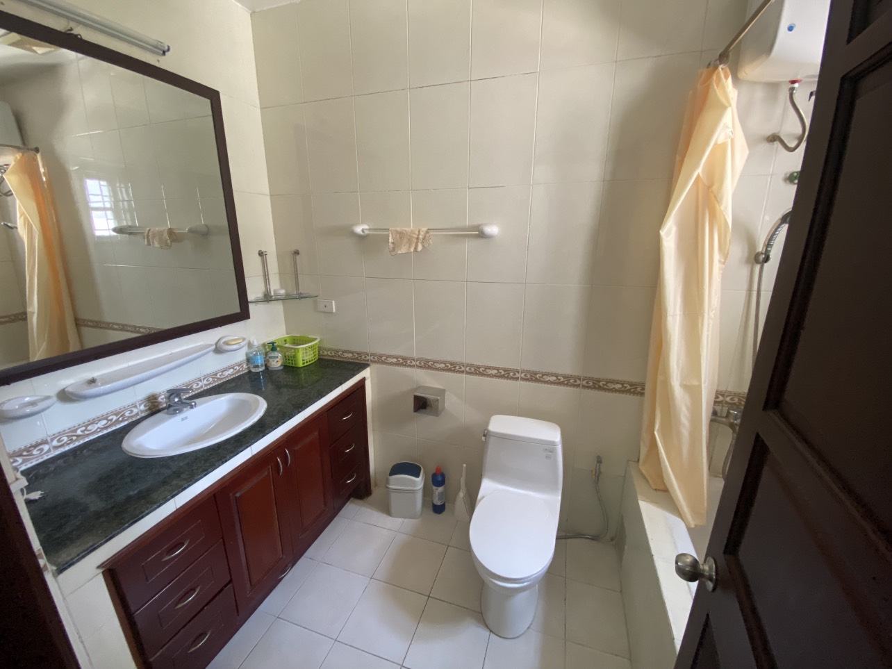 Chính chủ cho thuê biệt thự 198m2 full đồ mới, vị trí đẹp tại C1 Ciputra 16