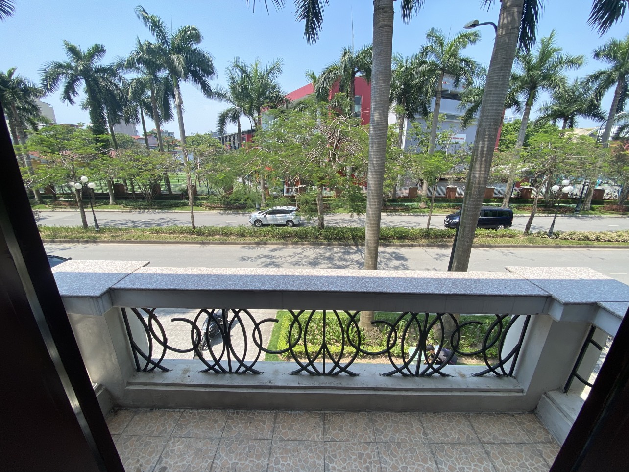 Chính chủ cho thuê biệt thự 198m2 full đồ mới, vị trí đẹp tại C1 Ciputra 22