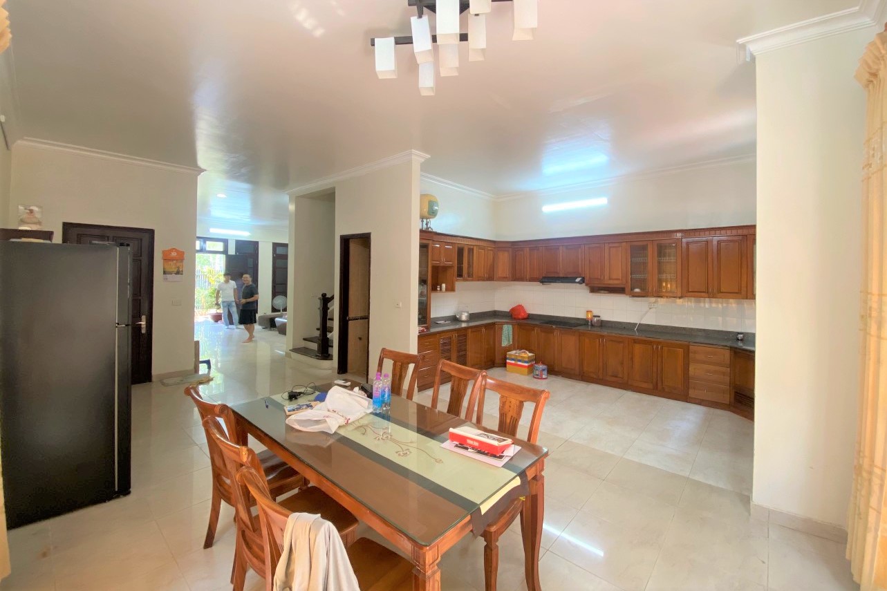 Chính chủ cho thuê biệt thự 198m2 full đồ mới, vị trí đẹp tại C1 Ciputra 4