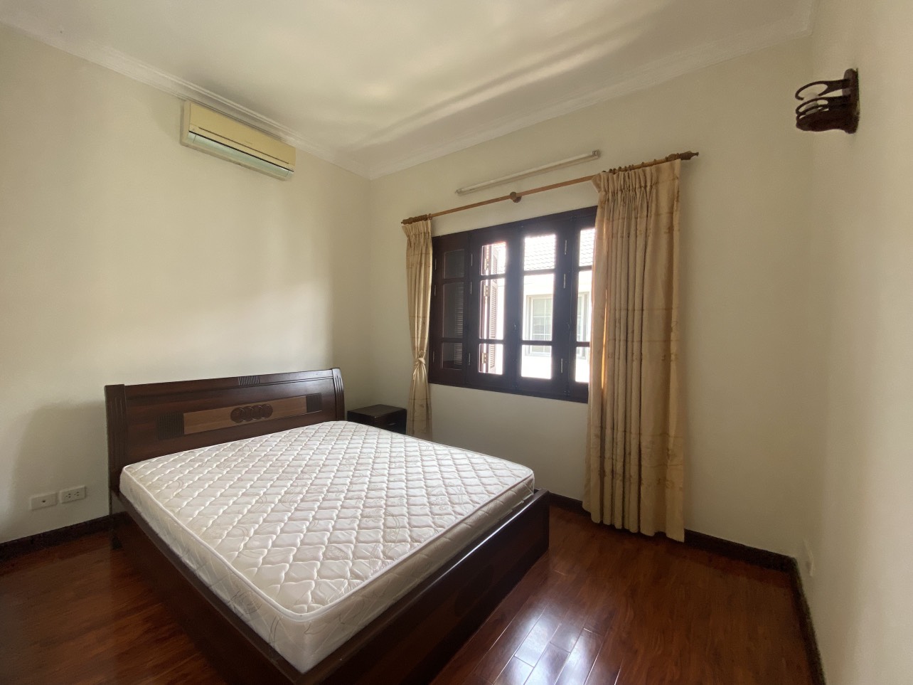 Chính chủ cho thuê biệt thự 198m2 full đồ mới, vị trí đẹp tại C1 Ciputra 9