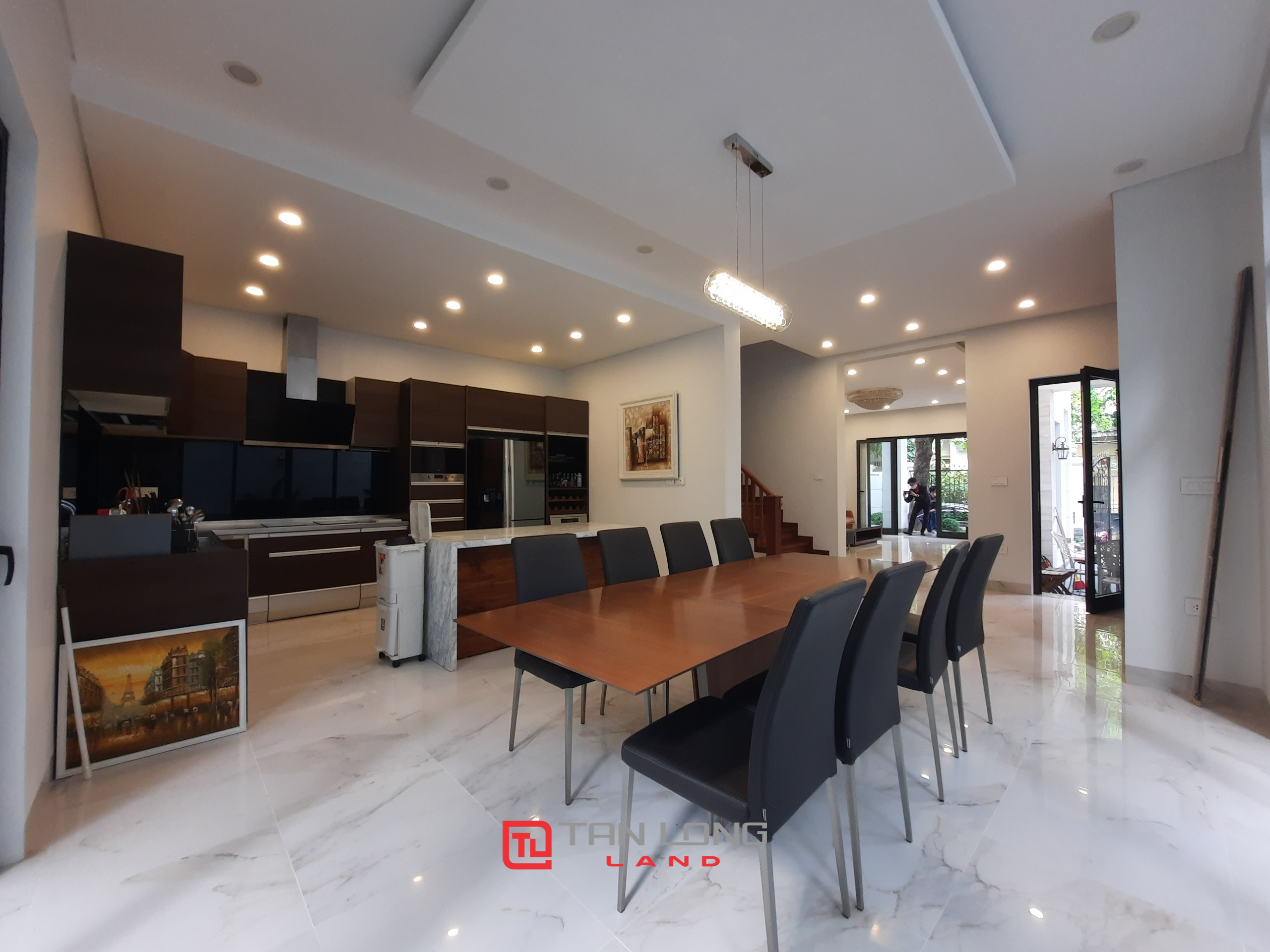 Cho thuê biệt thự 4 phòng ngủ 150m2 full đồ tại D5 Ciputra 3