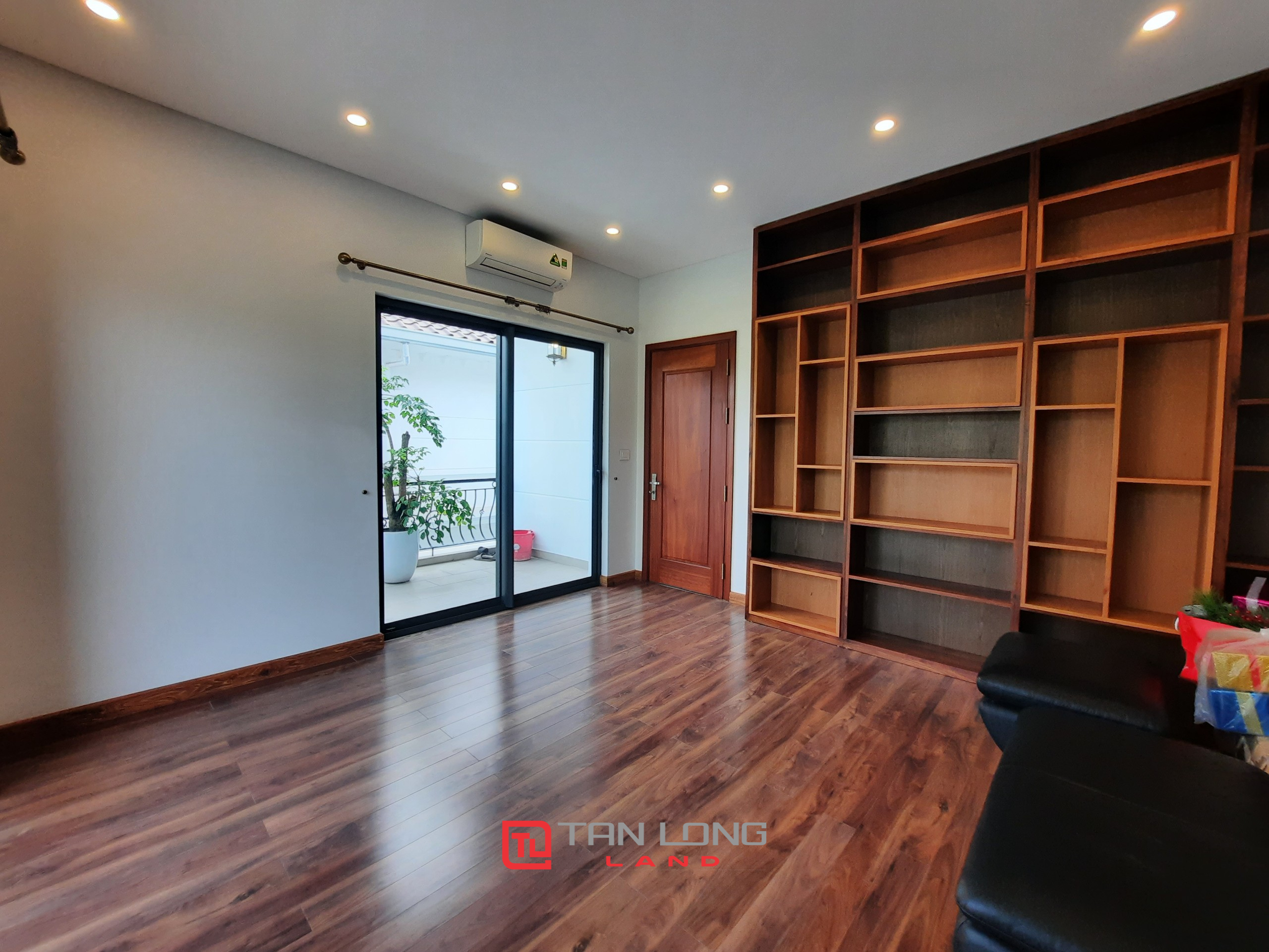 Cho thuê biệt thự 4 phòng ngủ 150m2 full đồ tại D5 Ciputra 6