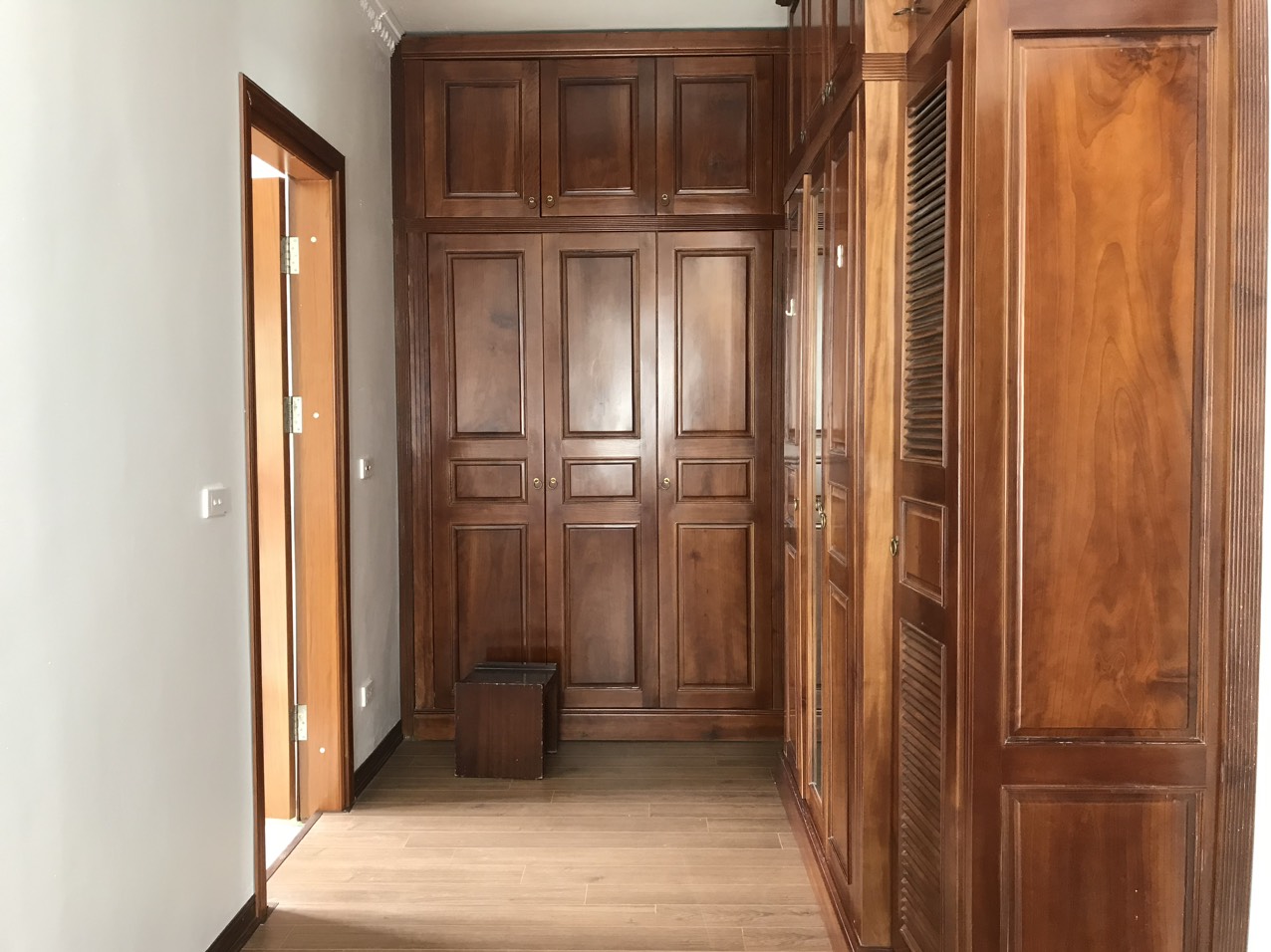 Cho thuê biệt thự 5PN/180m2 full đồ mới sửa tại khu T1 Ciputra 13