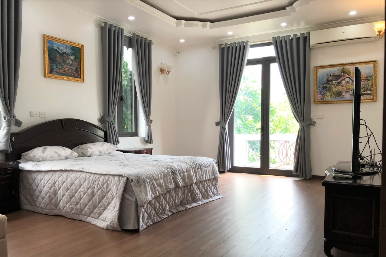 Cho thuê biệt thự 5PN/180m2 full đồ mới sửa tại khu T1 Ciputra 9